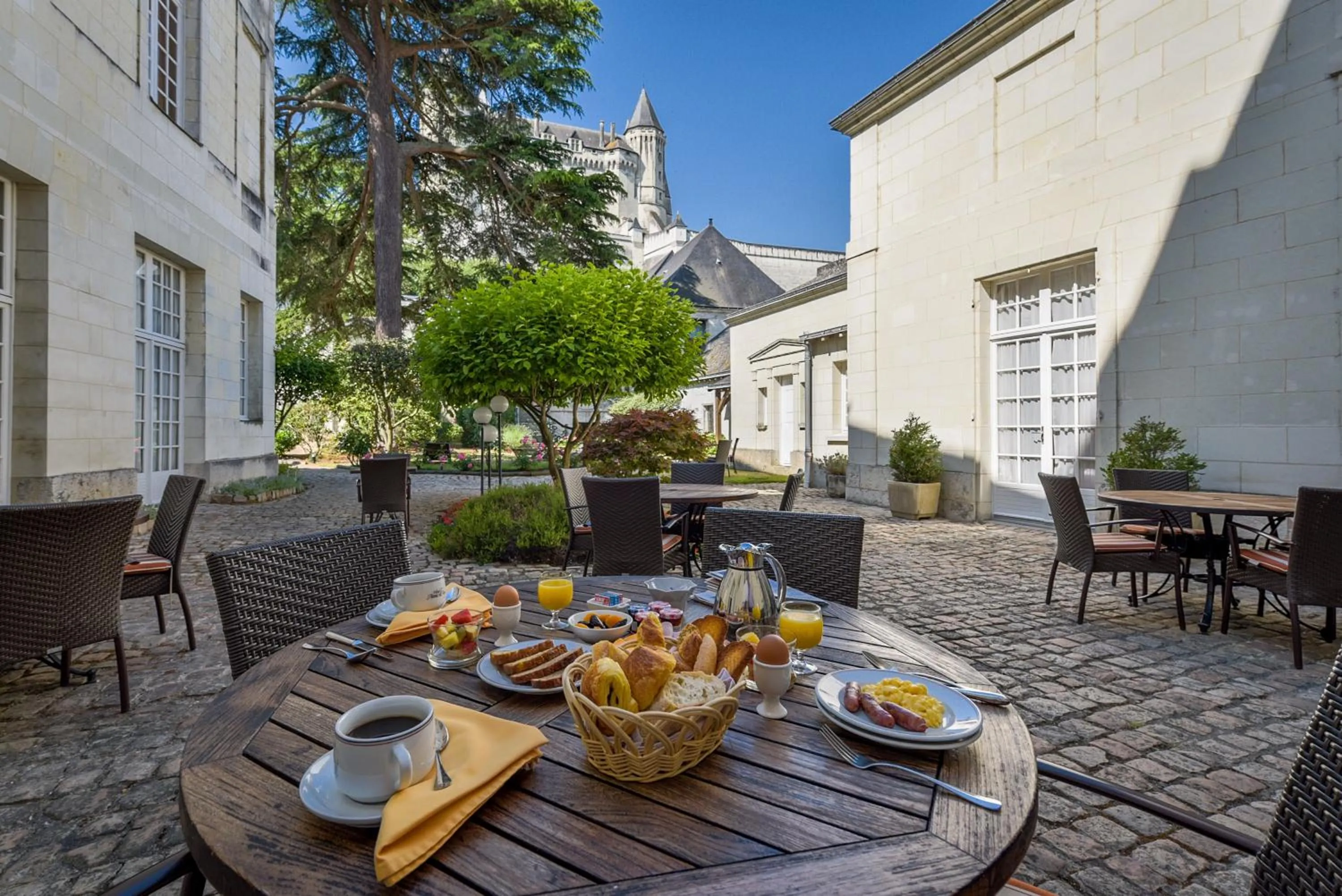 Buffet breakfast in Hôtel Anne d'Anjou, The Originals Collection