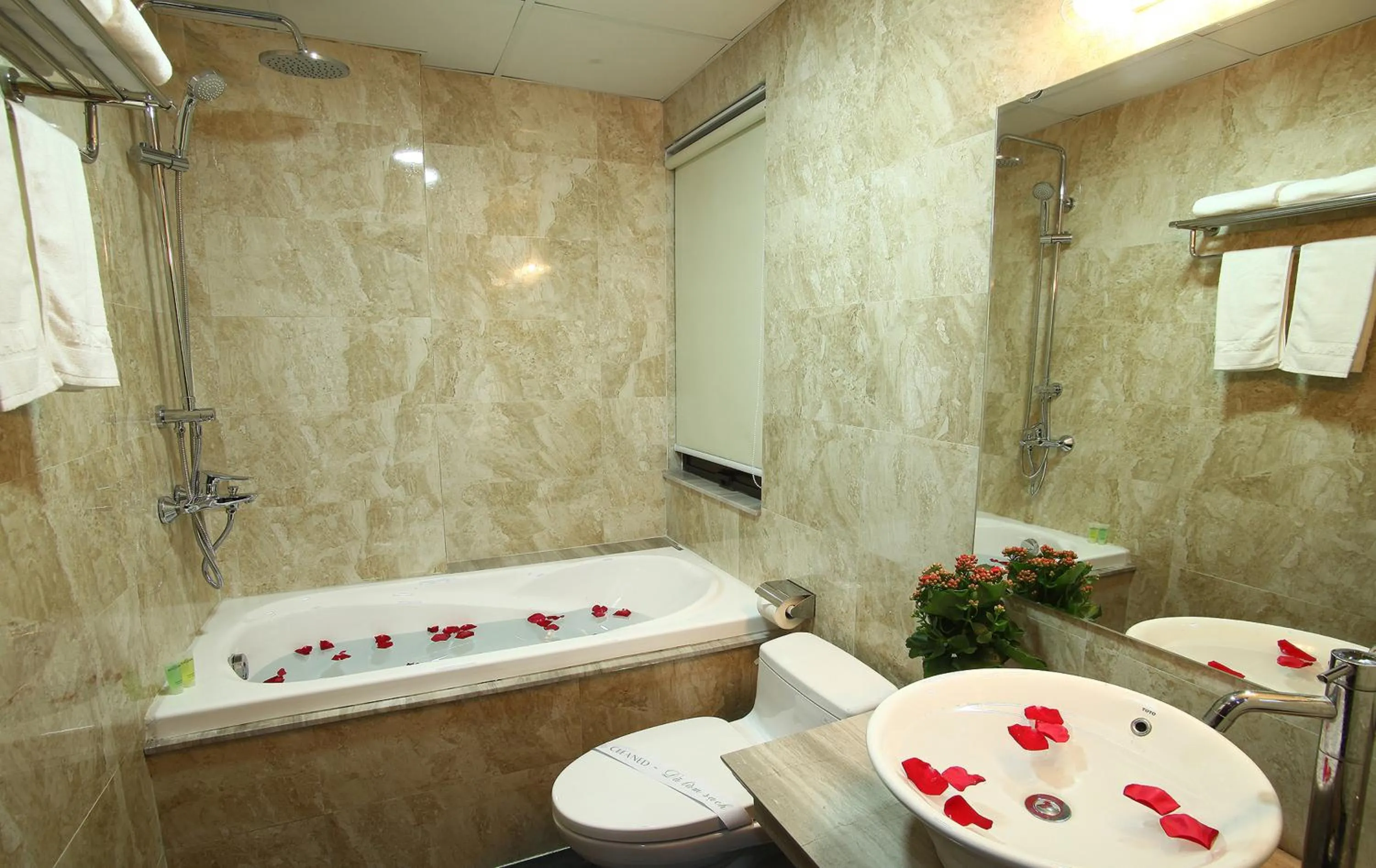 Bathroom in Blue Pearl West Hotel