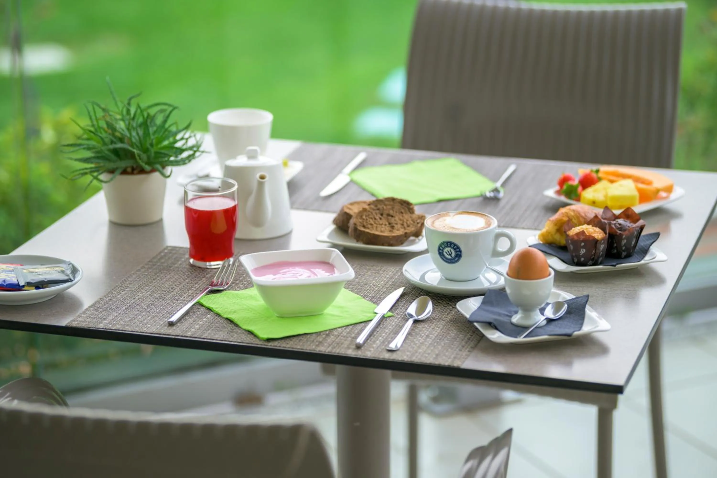 Buffet breakfast in Hotel Villa Paradiso Suite