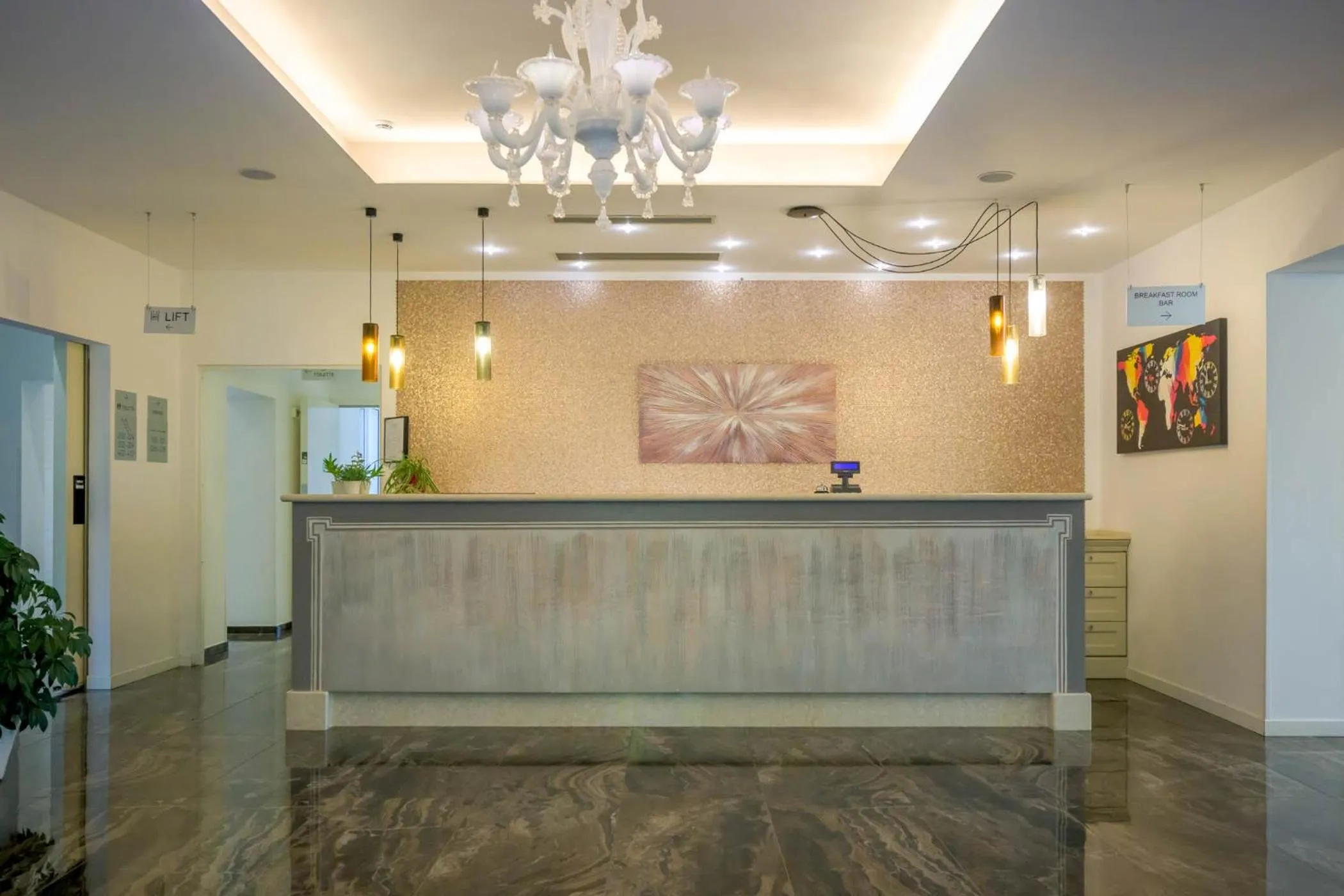 Lobby or reception in Hotel Villa Paradiso Suite