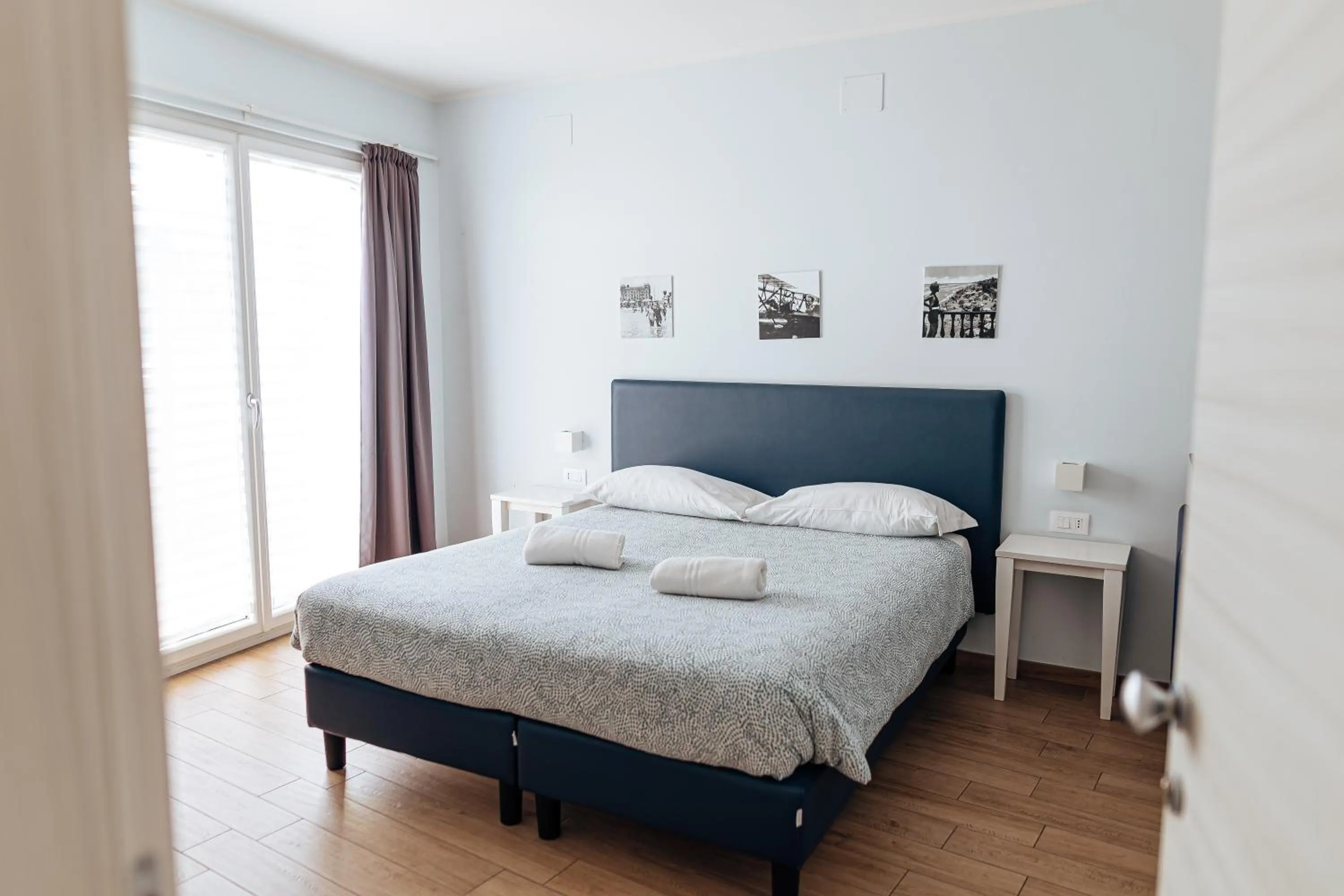 Photo of the whole room, Bed in Cufà