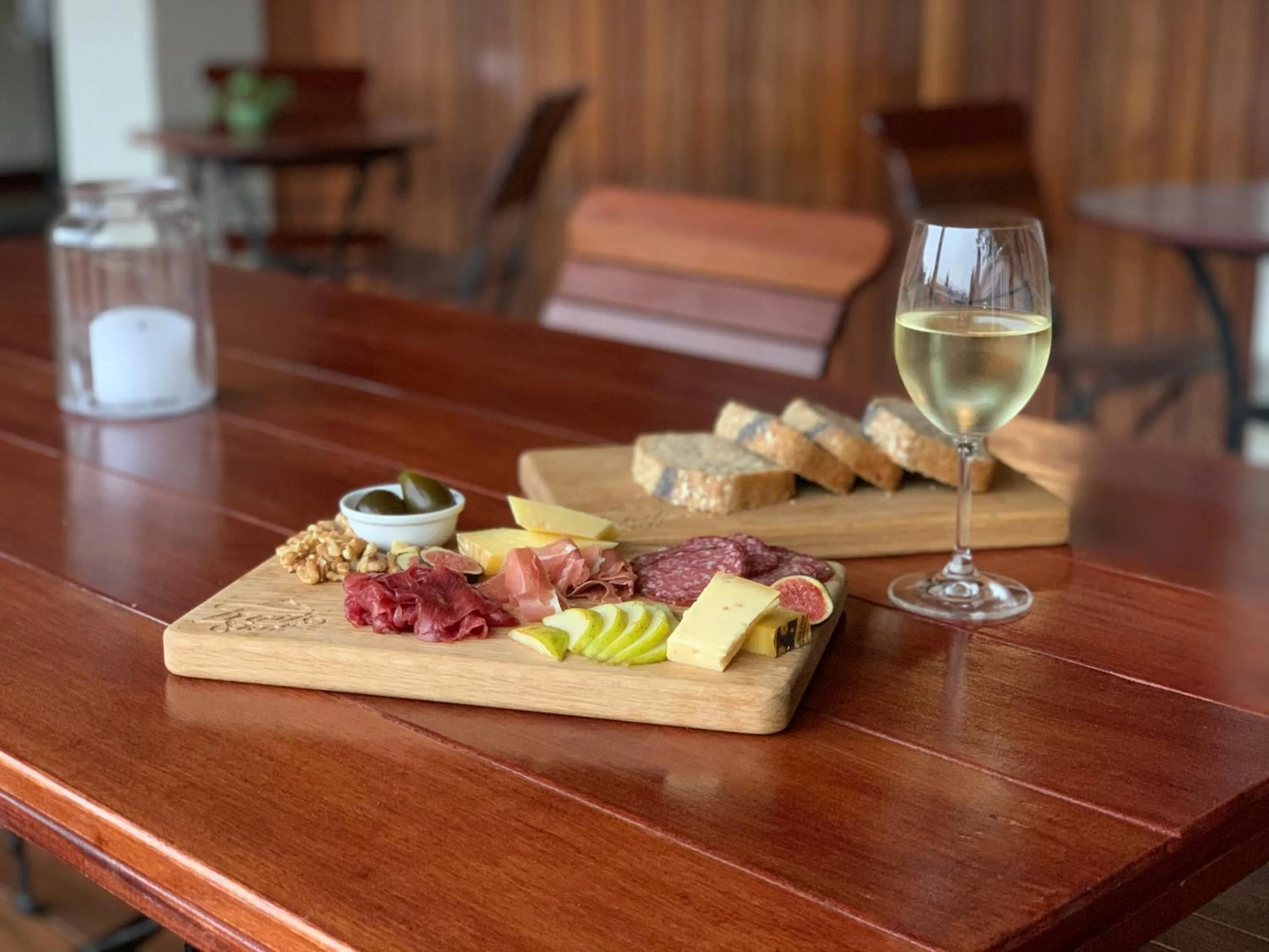 Restaurant/places to eat in Trail's End