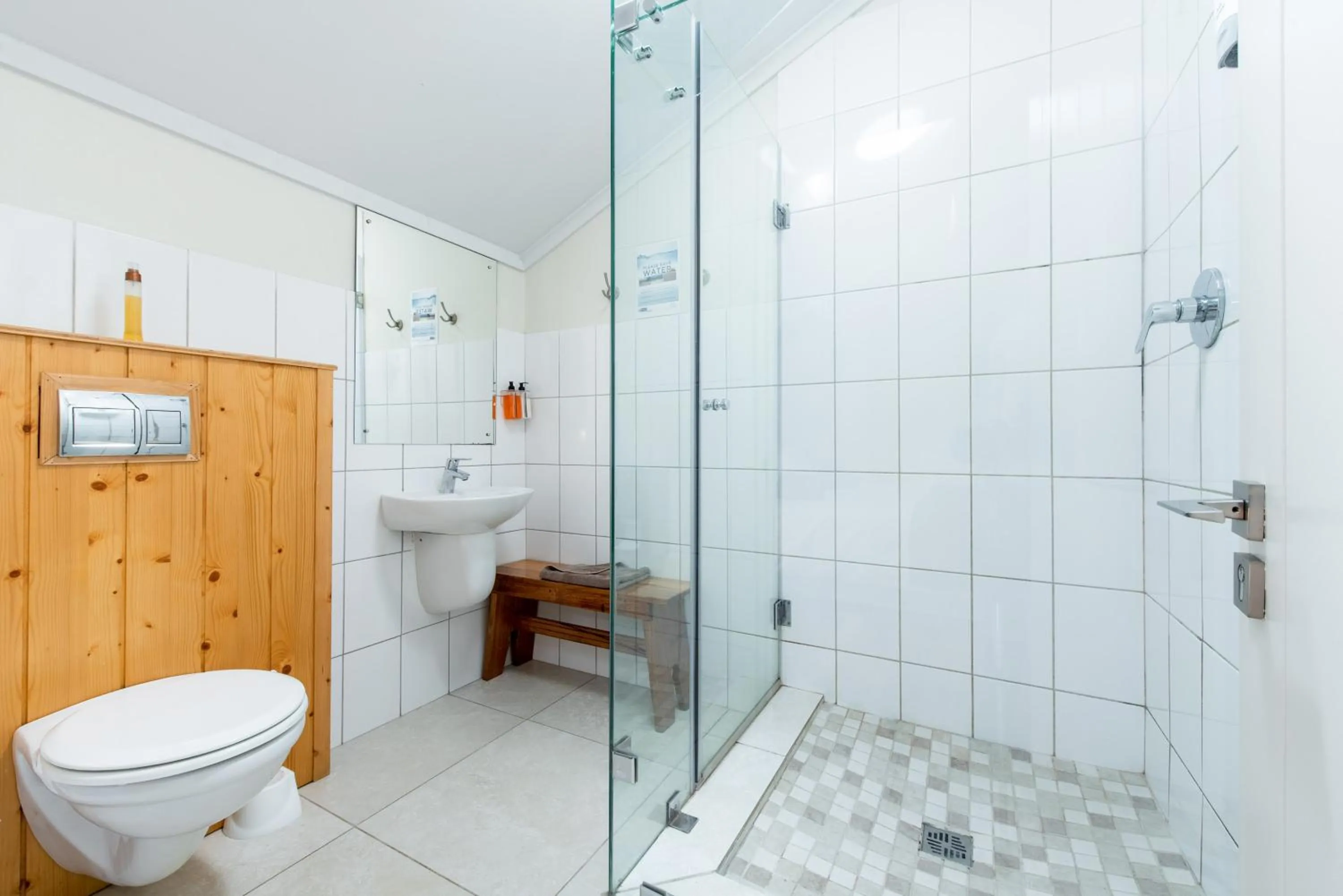 Shower in Trail's End