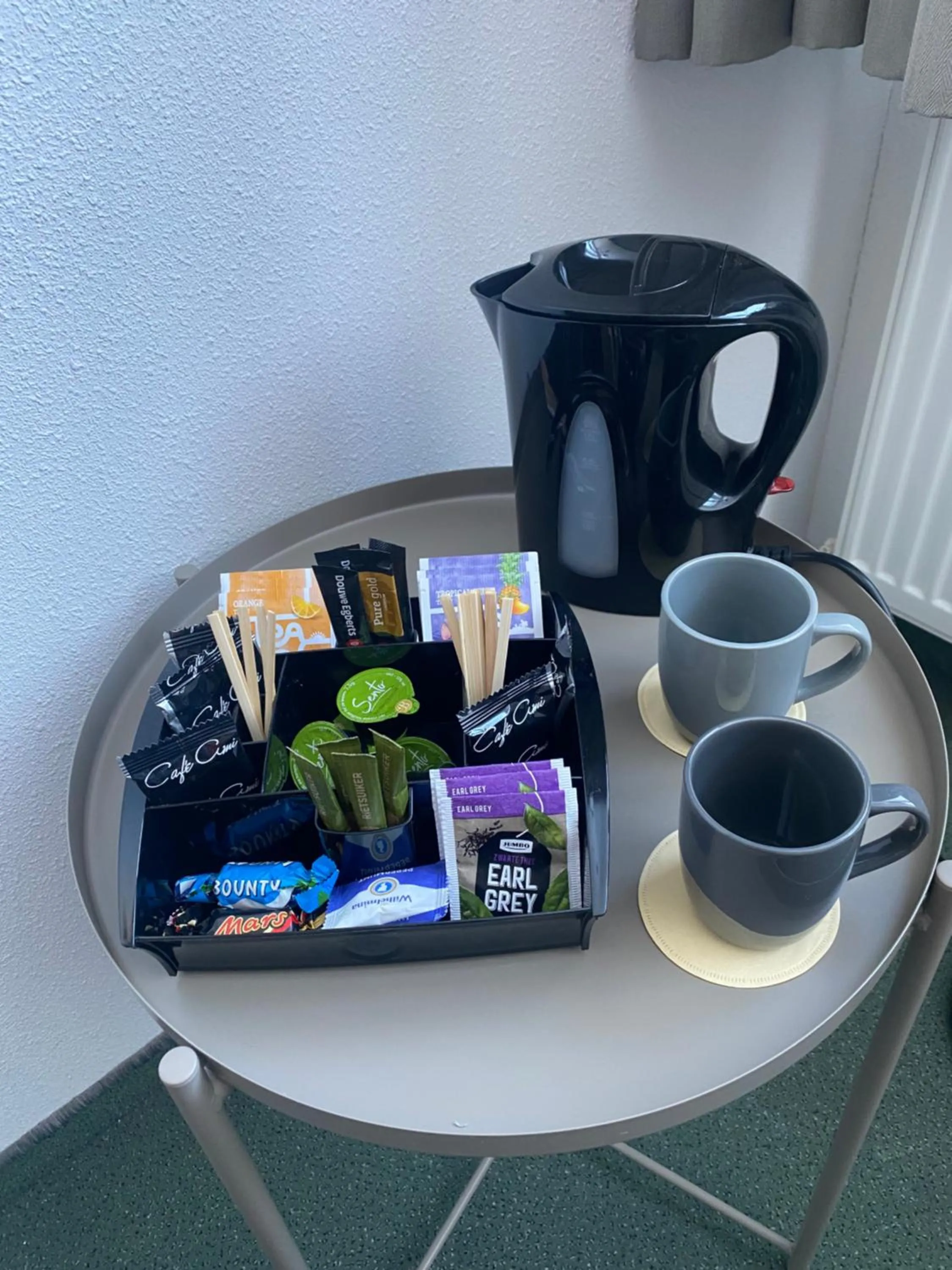 Coffee/tea facilities in Hotel B&B d'Olde Smidse