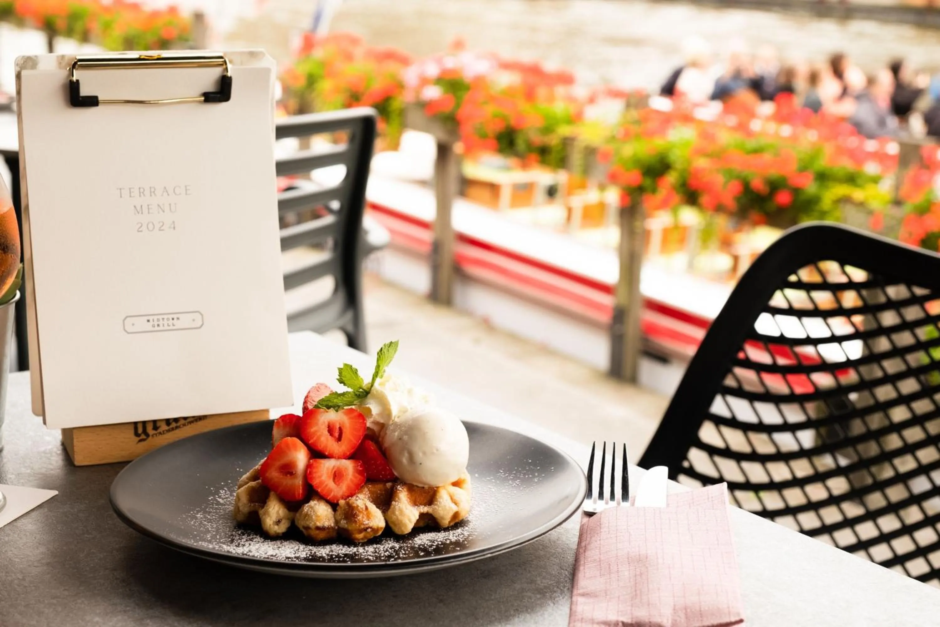 Restaurant/places to eat in Ghent Marriott Hotel