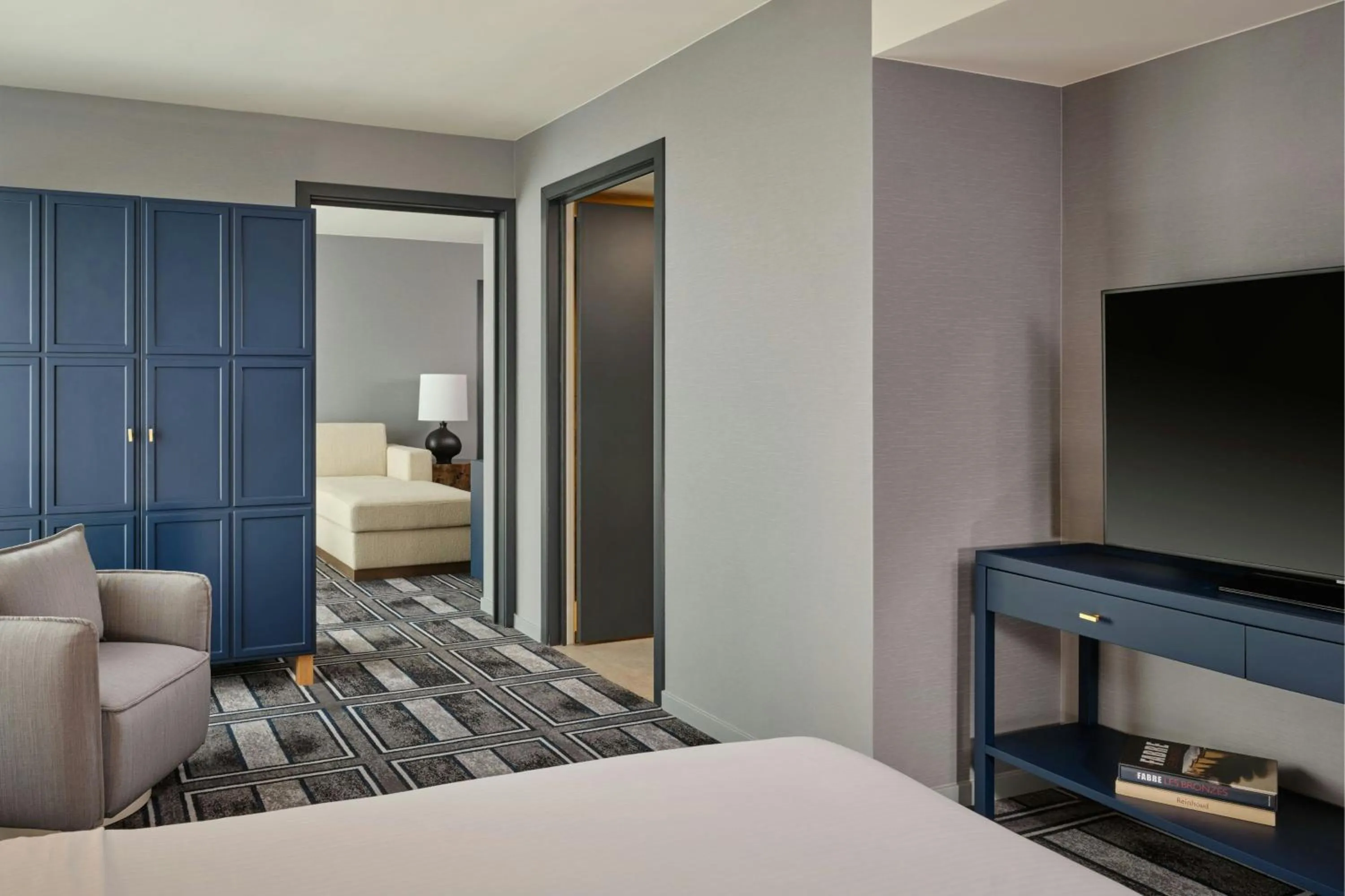 Photo of the whole room, Bed in Ghent Marriott Hotel