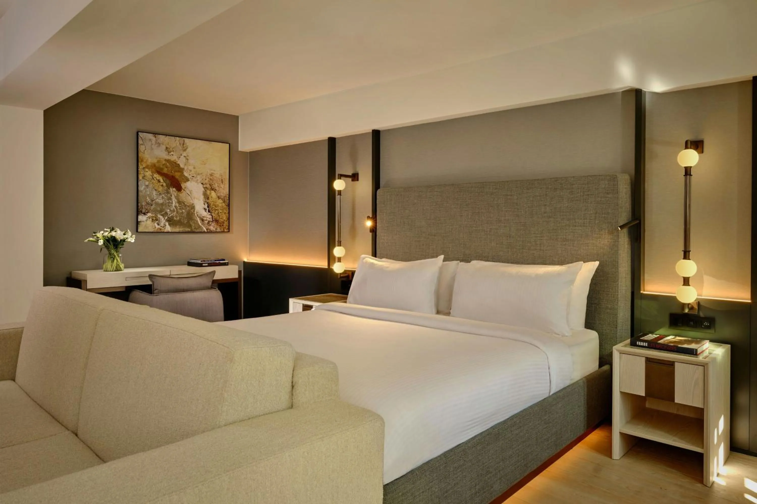 Bedroom, Bed in Ghent Marriott Hotel