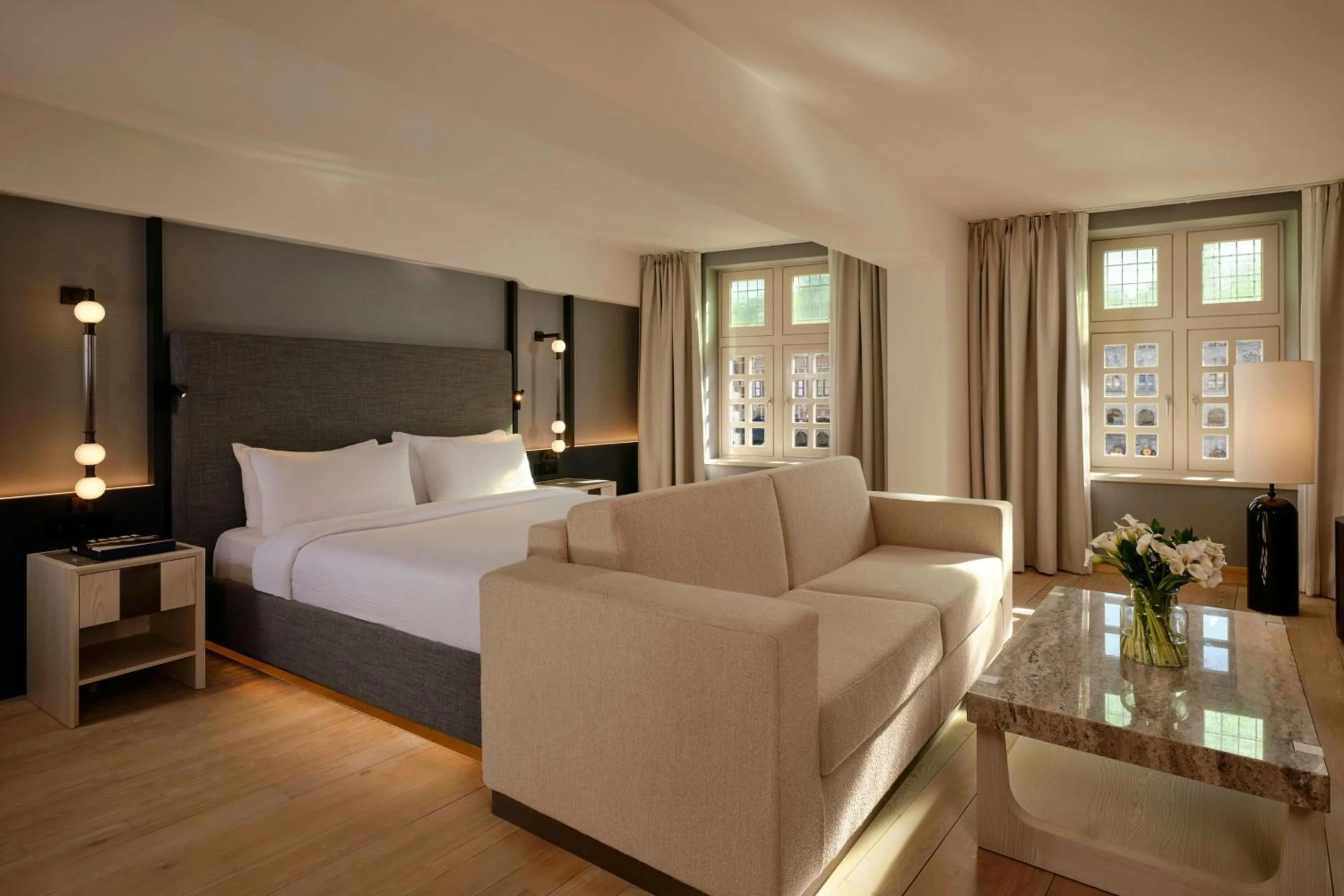 Photo of the whole room, Bed in Ghent Marriott Hotel