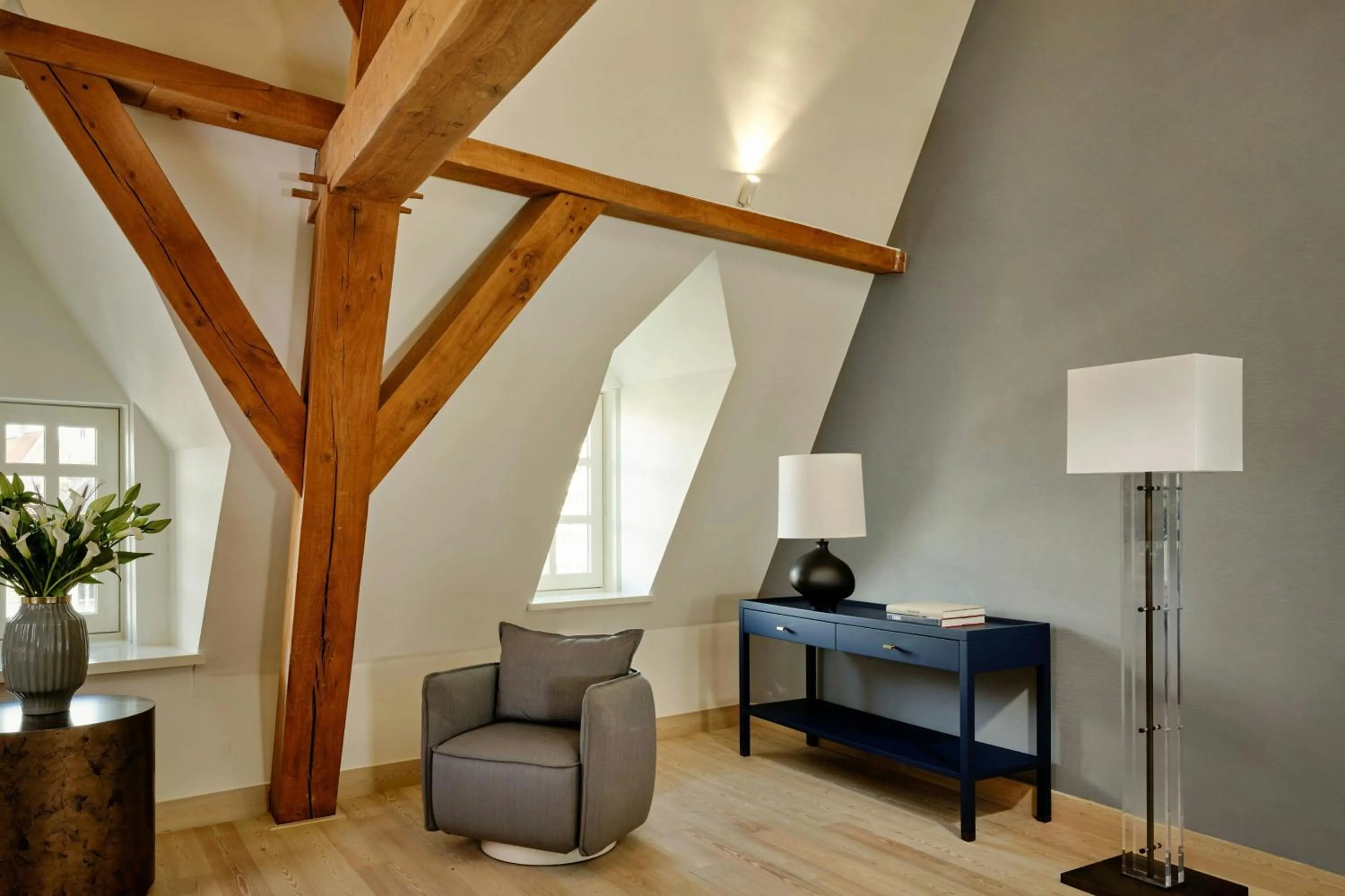 Photo of the whole room in Ghent Marriott Hotel