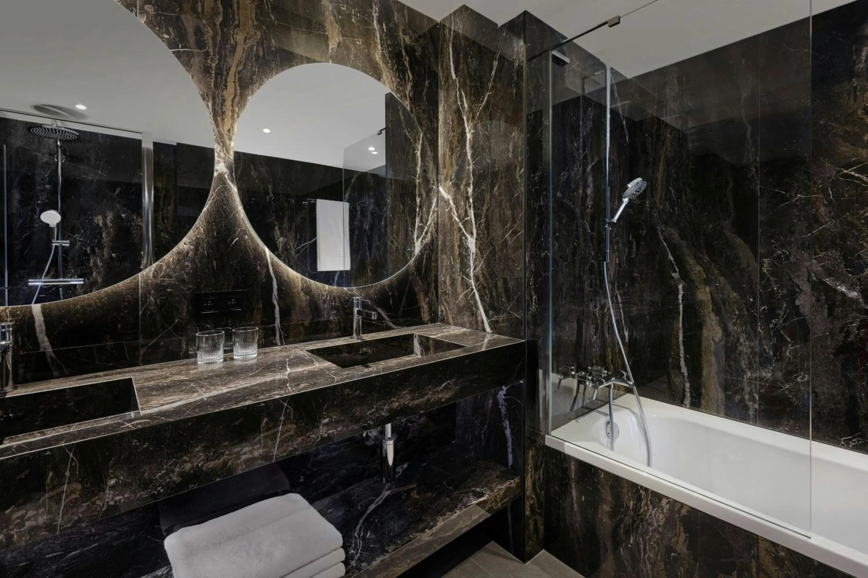 Bathroom in Ghent Marriott Hotel