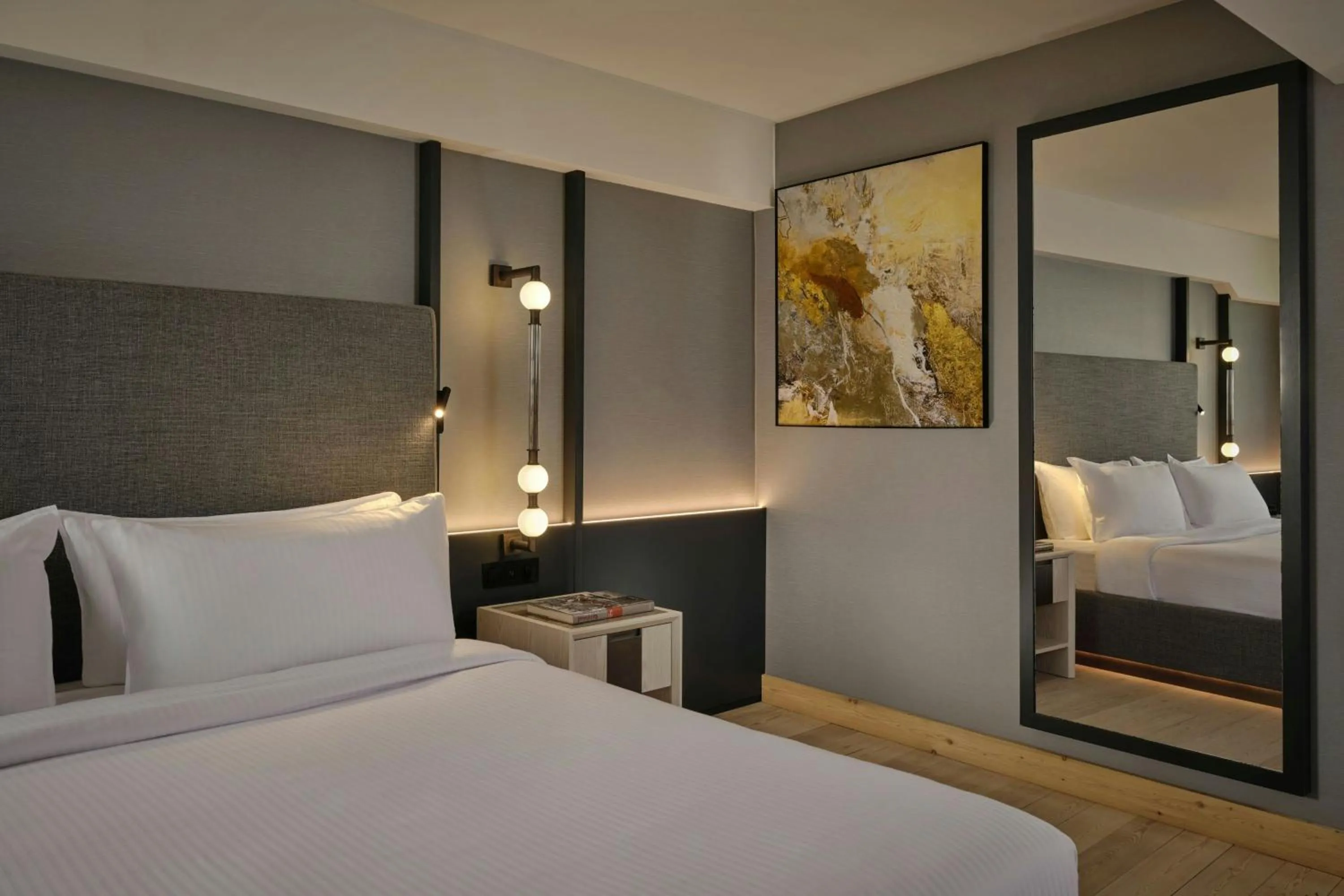 Photo of the whole room, Bed in Ghent Marriott Hotel