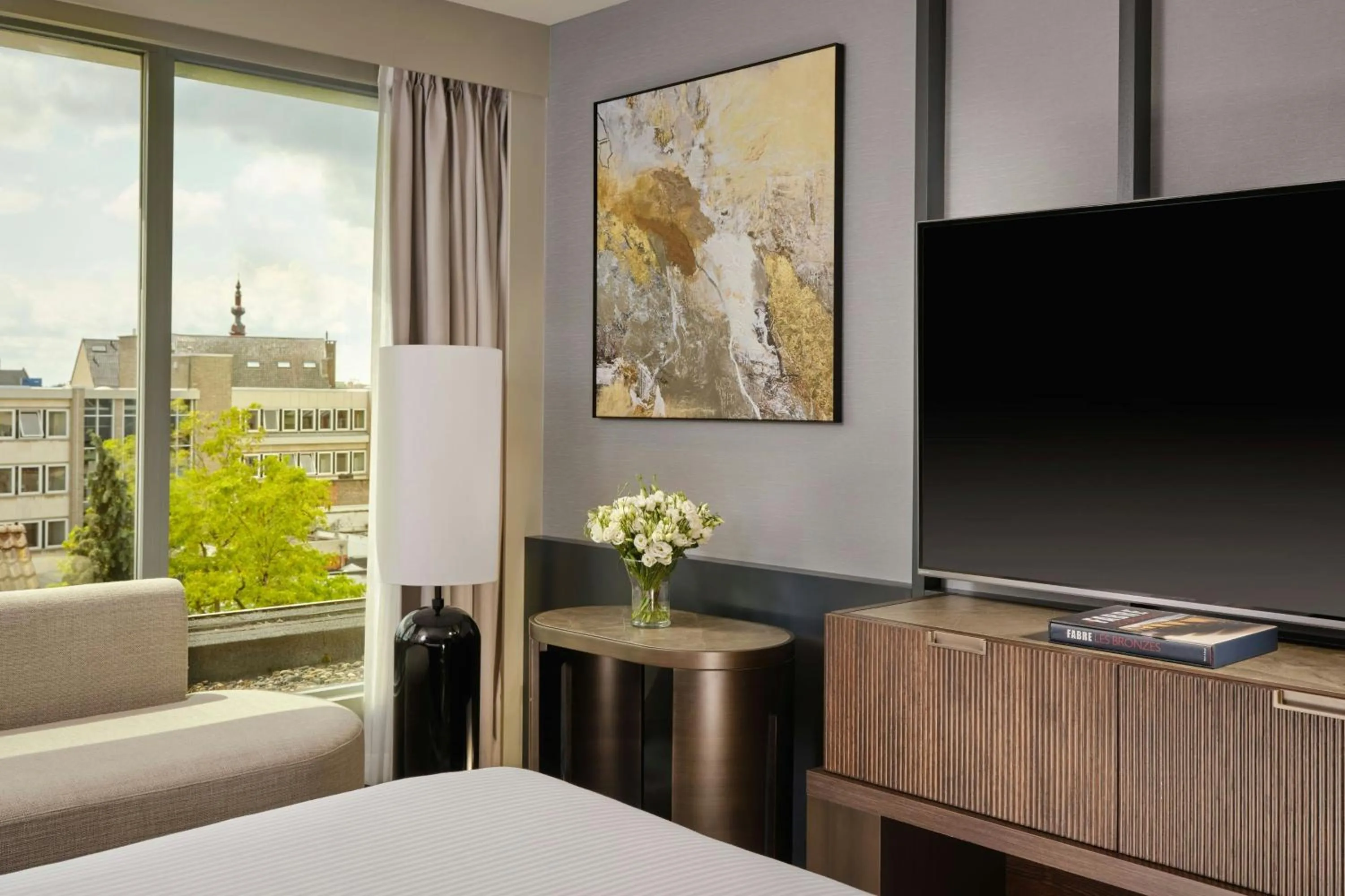 Photo of the whole room, Bed in Ghent Marriott Hotel