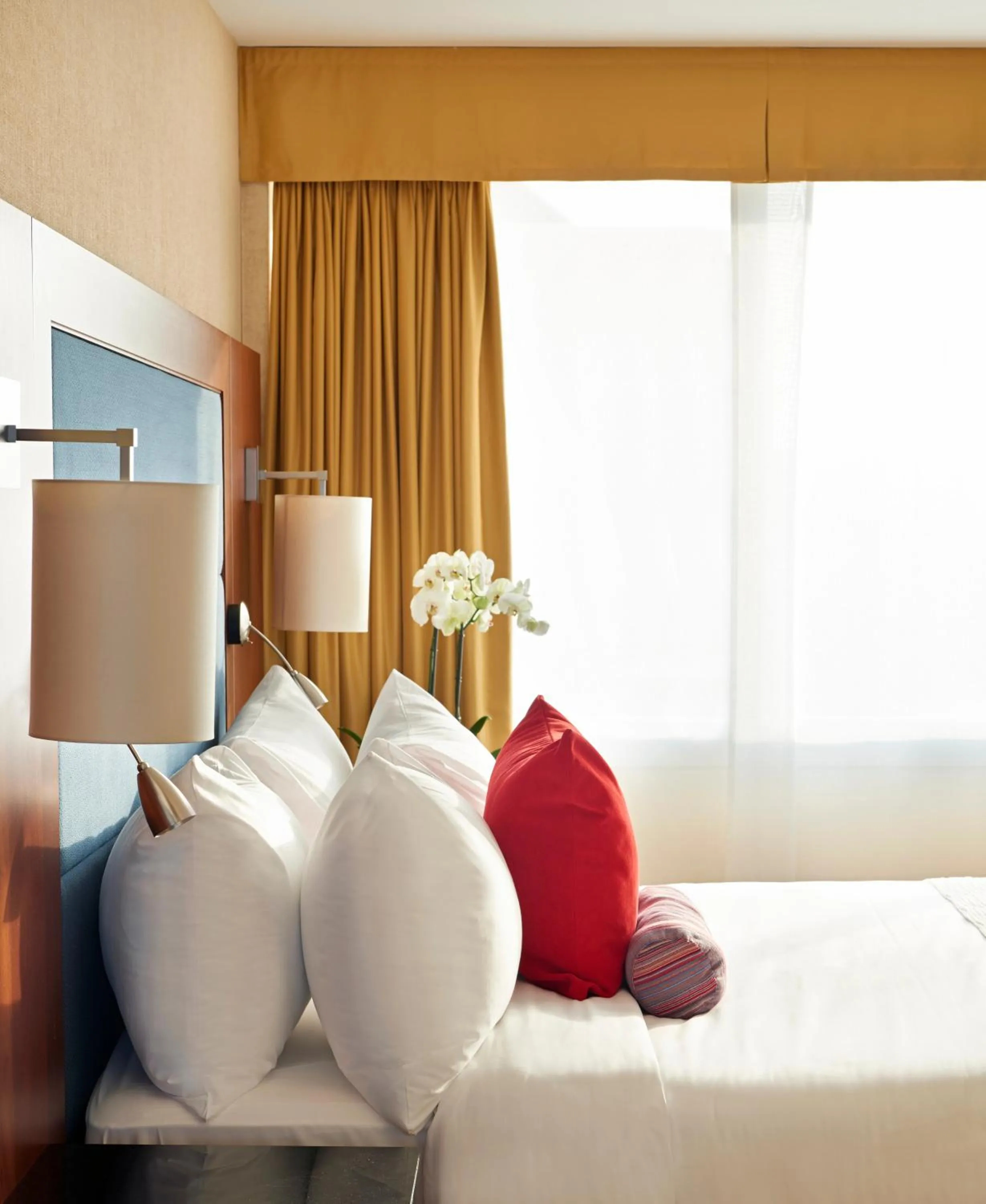 Family Room, Guest room, 2 Double (55 in) in Ghent Marriott Hotel