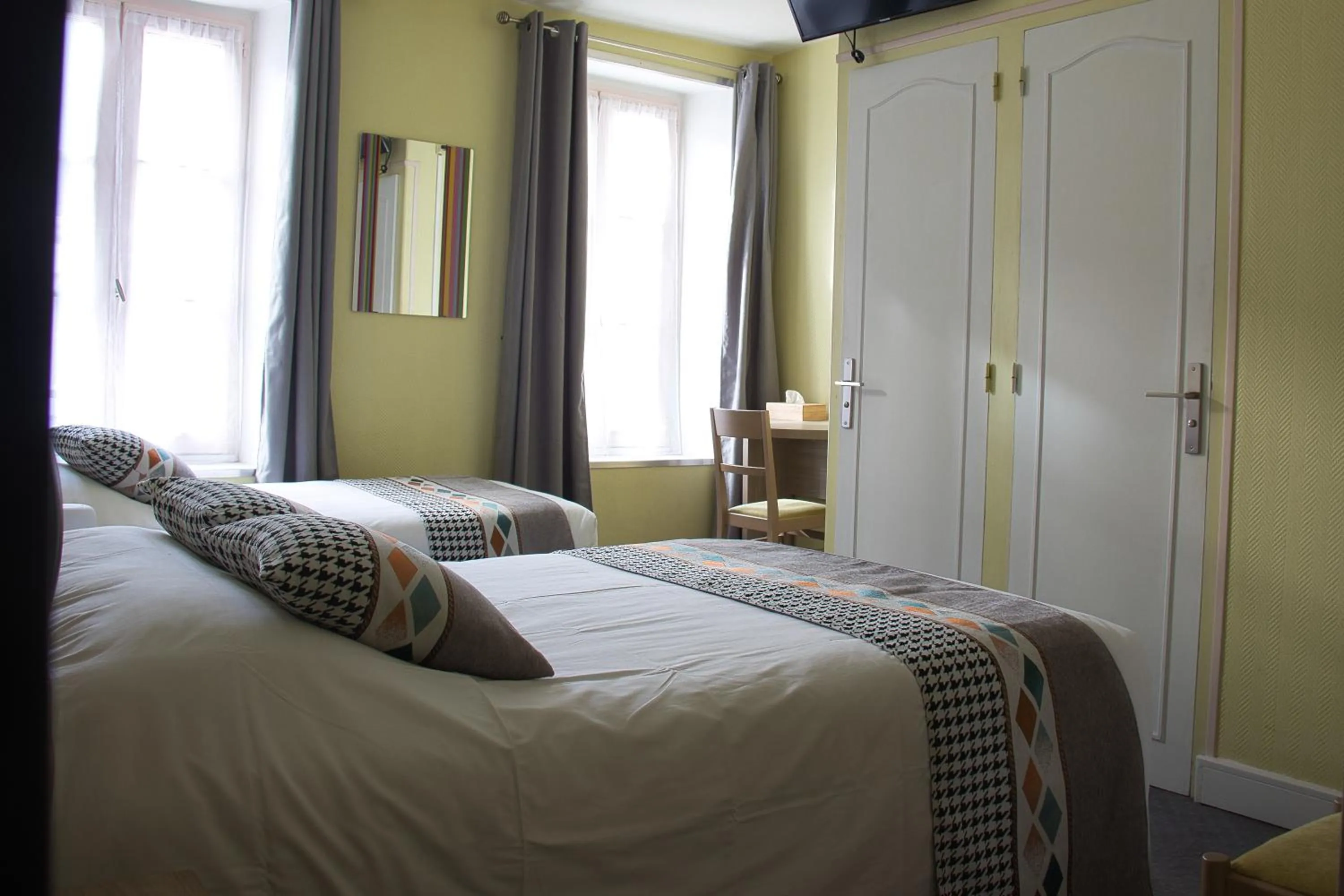 Bedroom, Bed in Cit'Hotel Hôtel Beauséjour