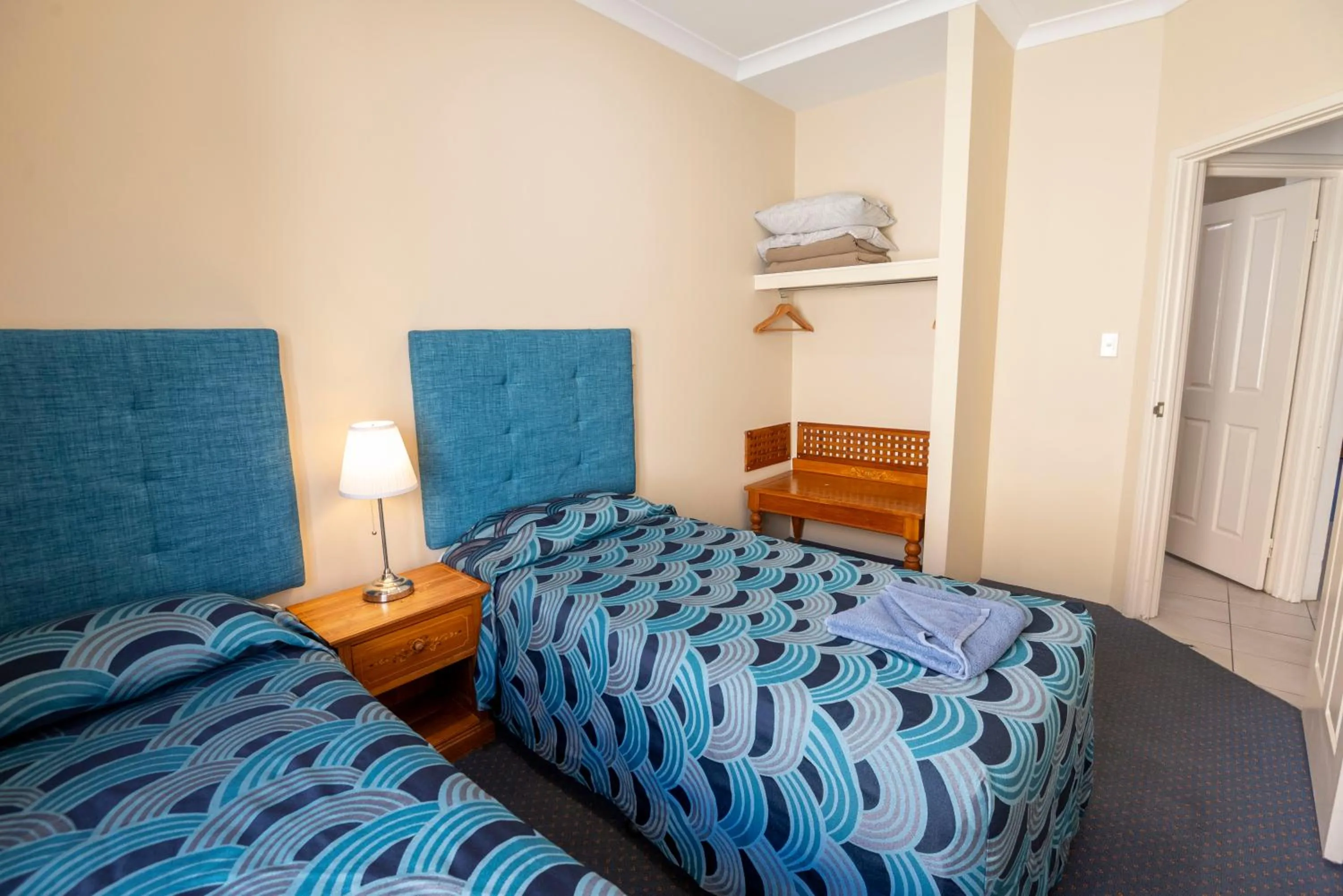 Bed in Bunbury Motel and Apartments