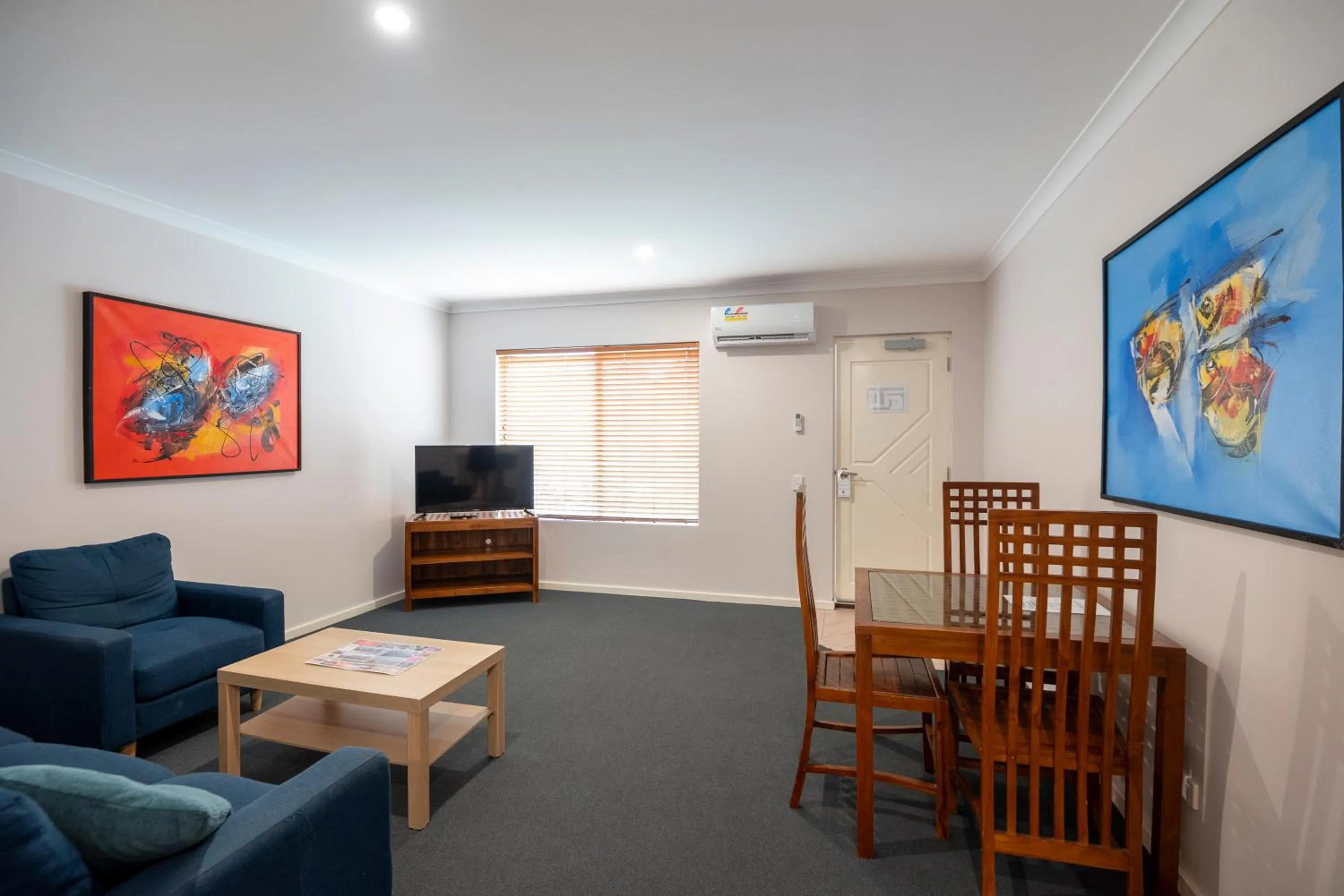 TV and multimedia in Bunbury Motel and Apartments