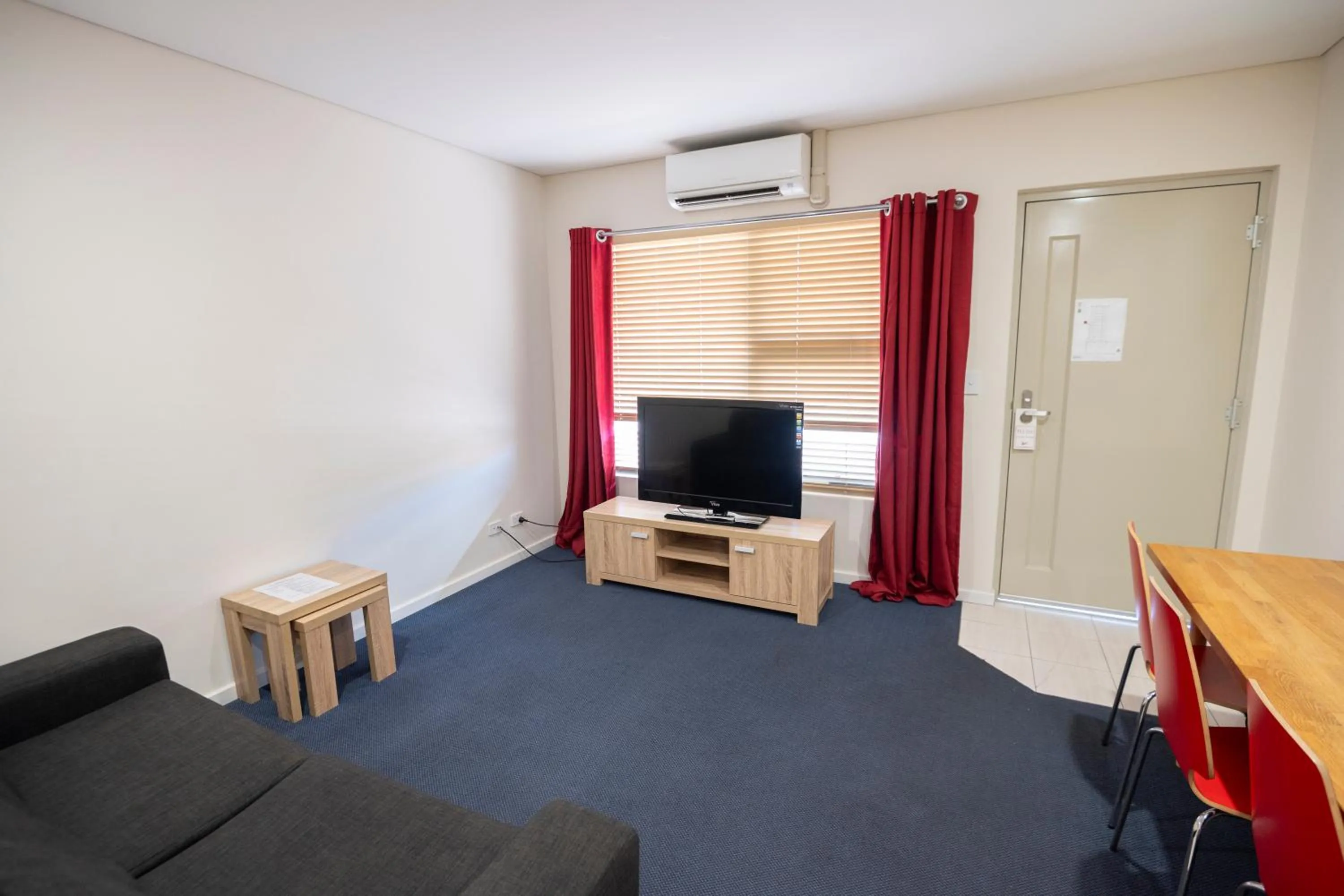 TV and multimedia in Bunbury Motel and Apartments