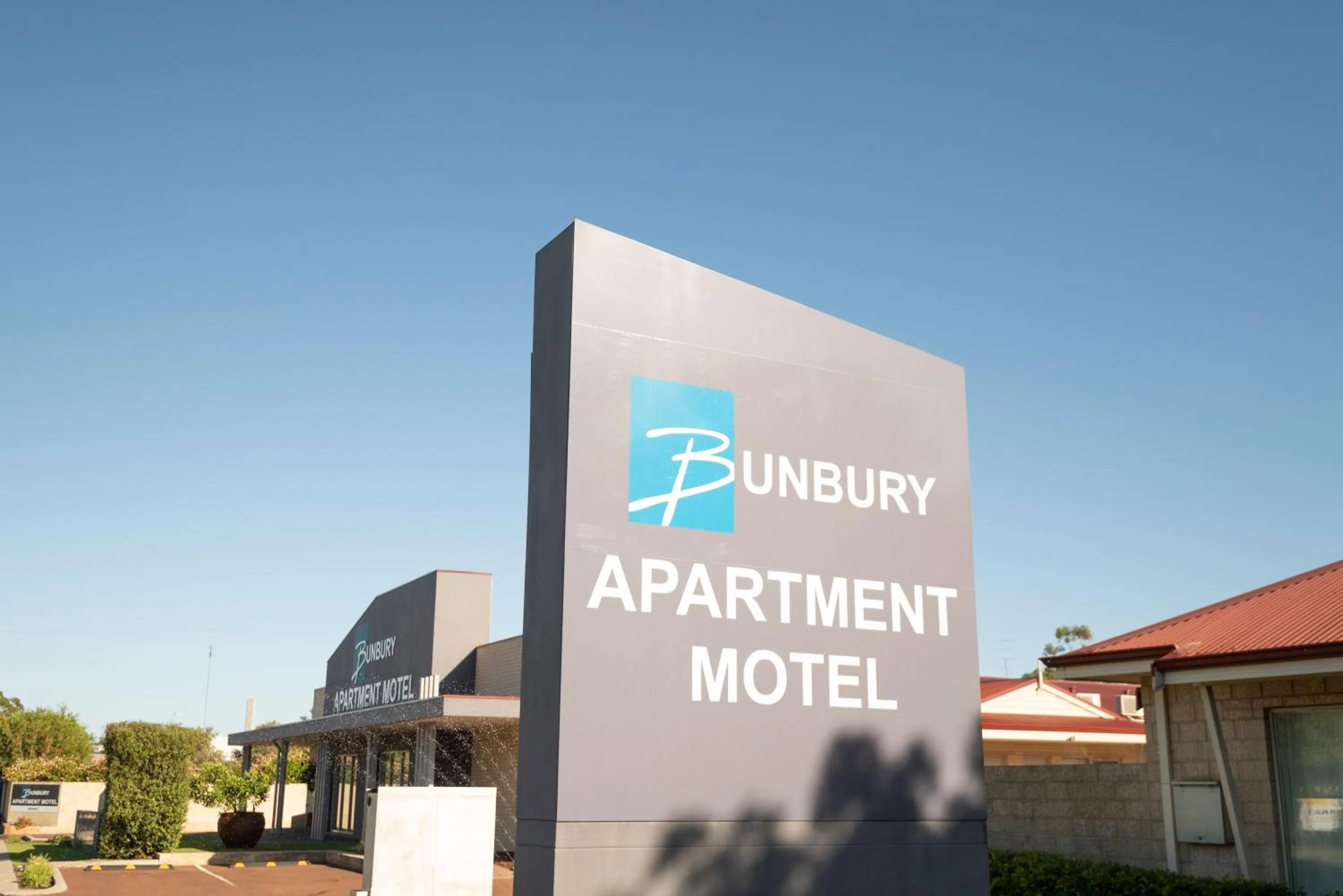 Property building in Bunbury Motel and Apartments