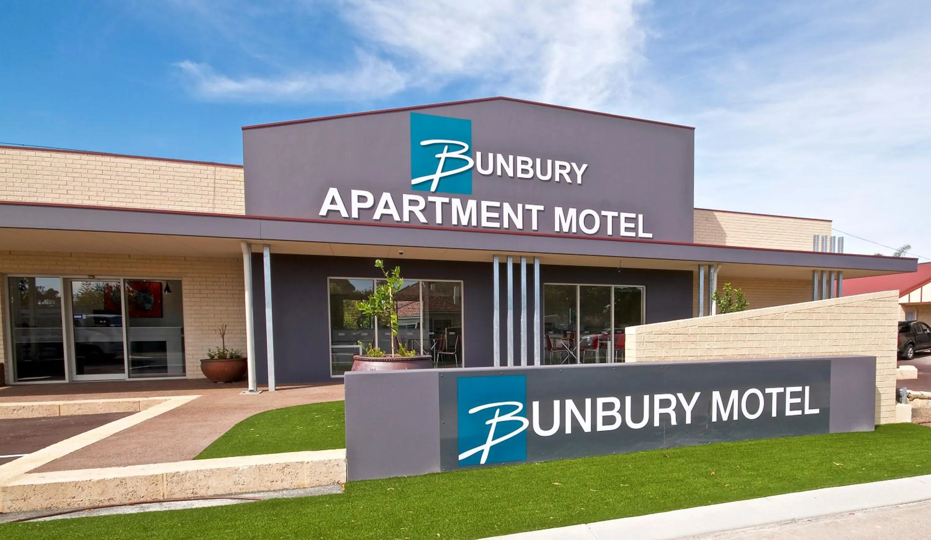 Facade/entrance in Bunbury Motel and Apartments
