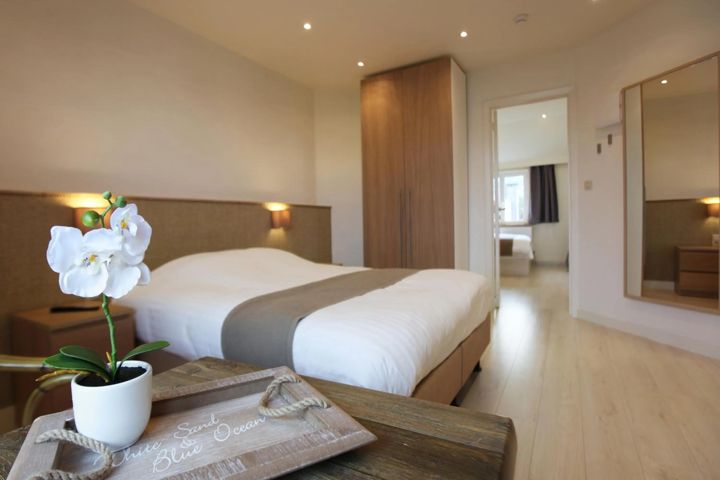 Bedroom, Bed in Hotel Cecil