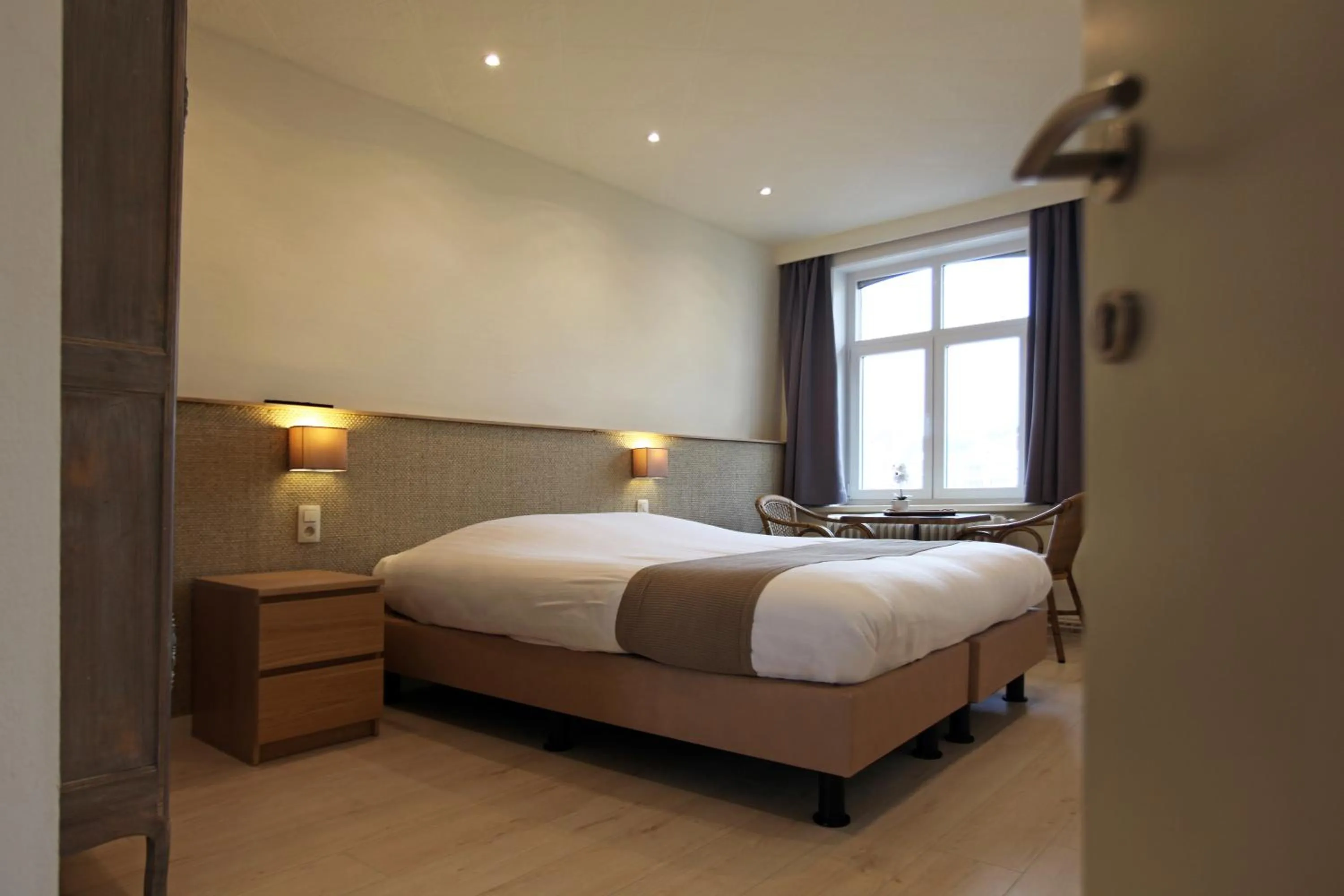 Bedroom, Bed in Hotel Cecil