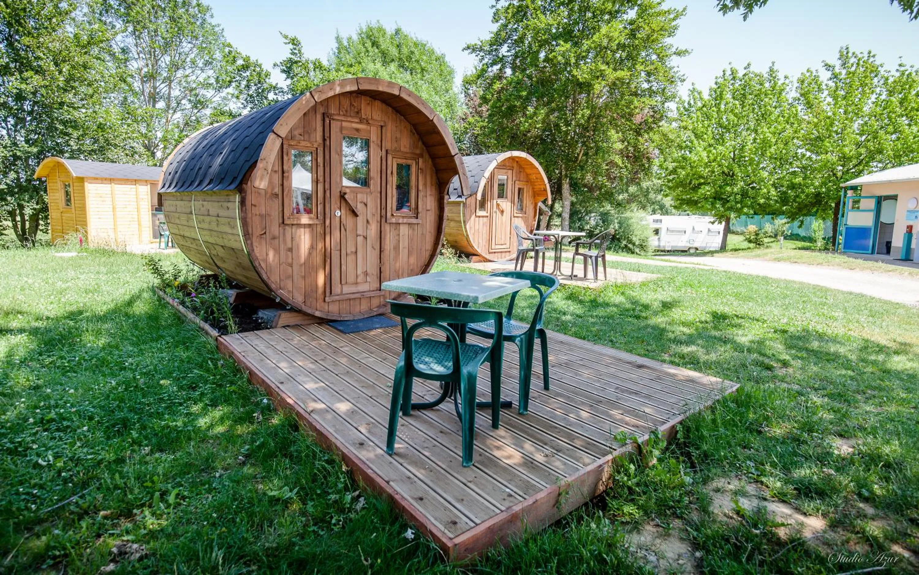 Patio in Camping de Tournus - Drole de cabane