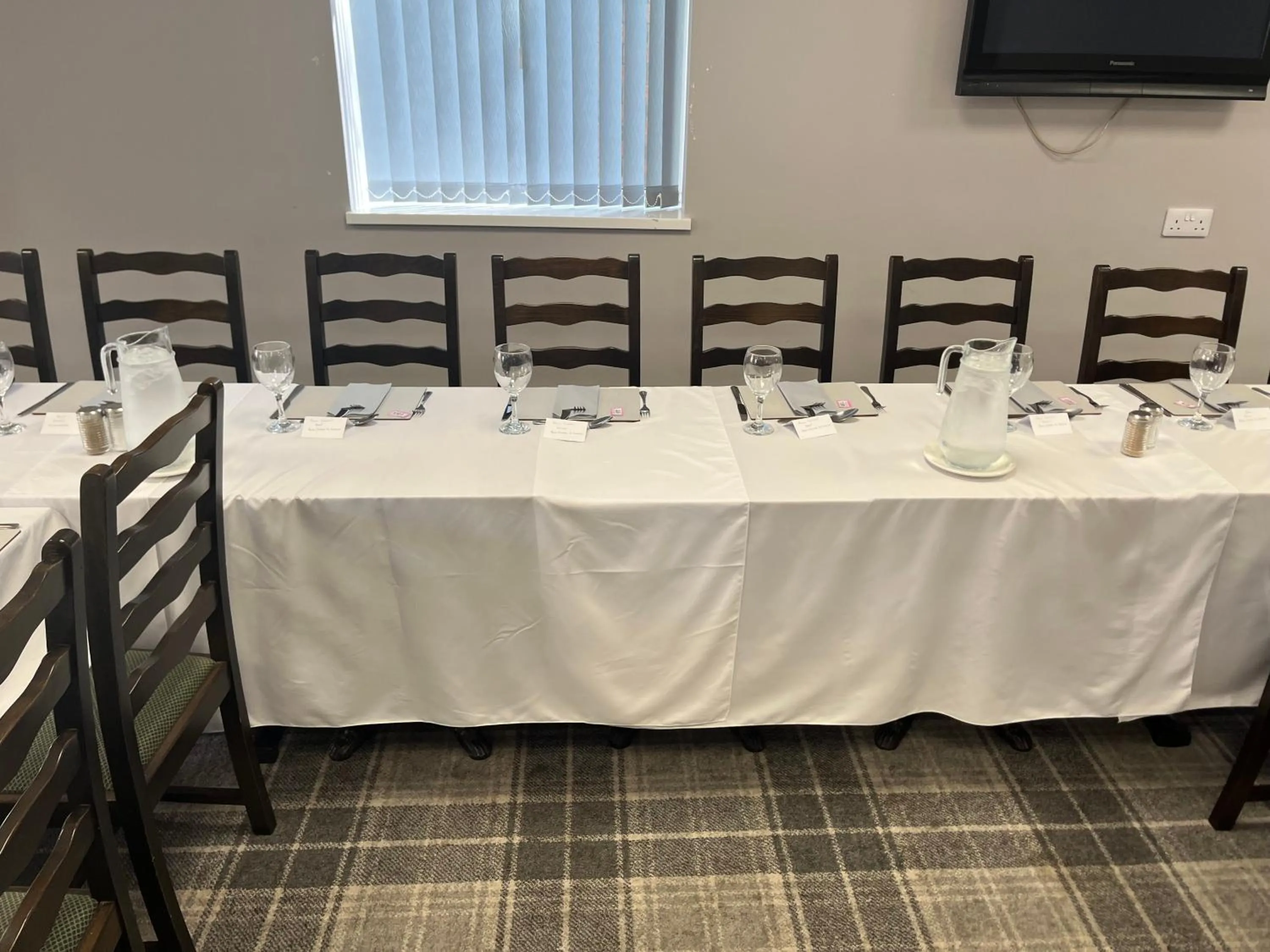 Dining area in Harleys Inn