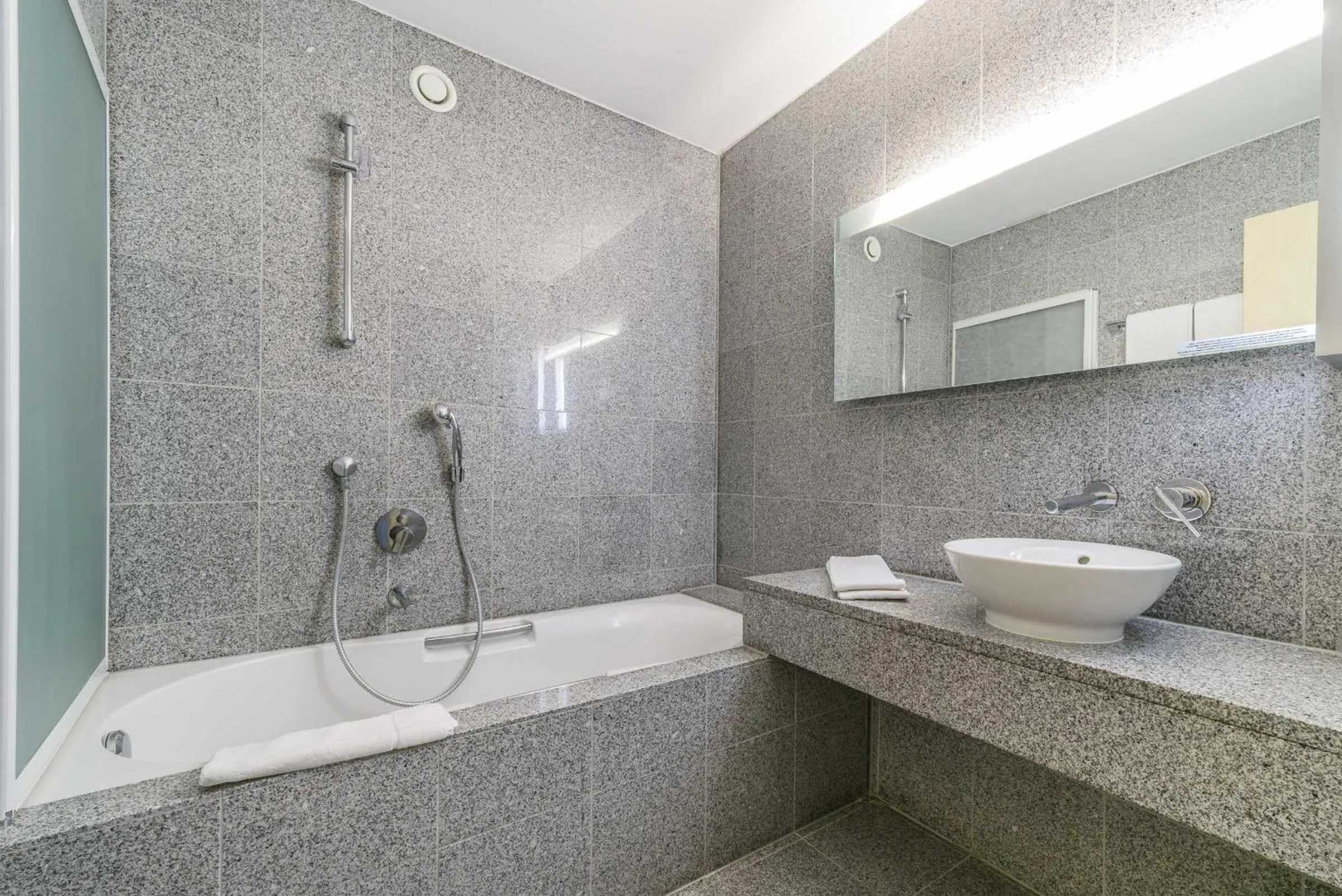 Bathroom in Cosmopolite Hotel Nieuwpoort-Bad