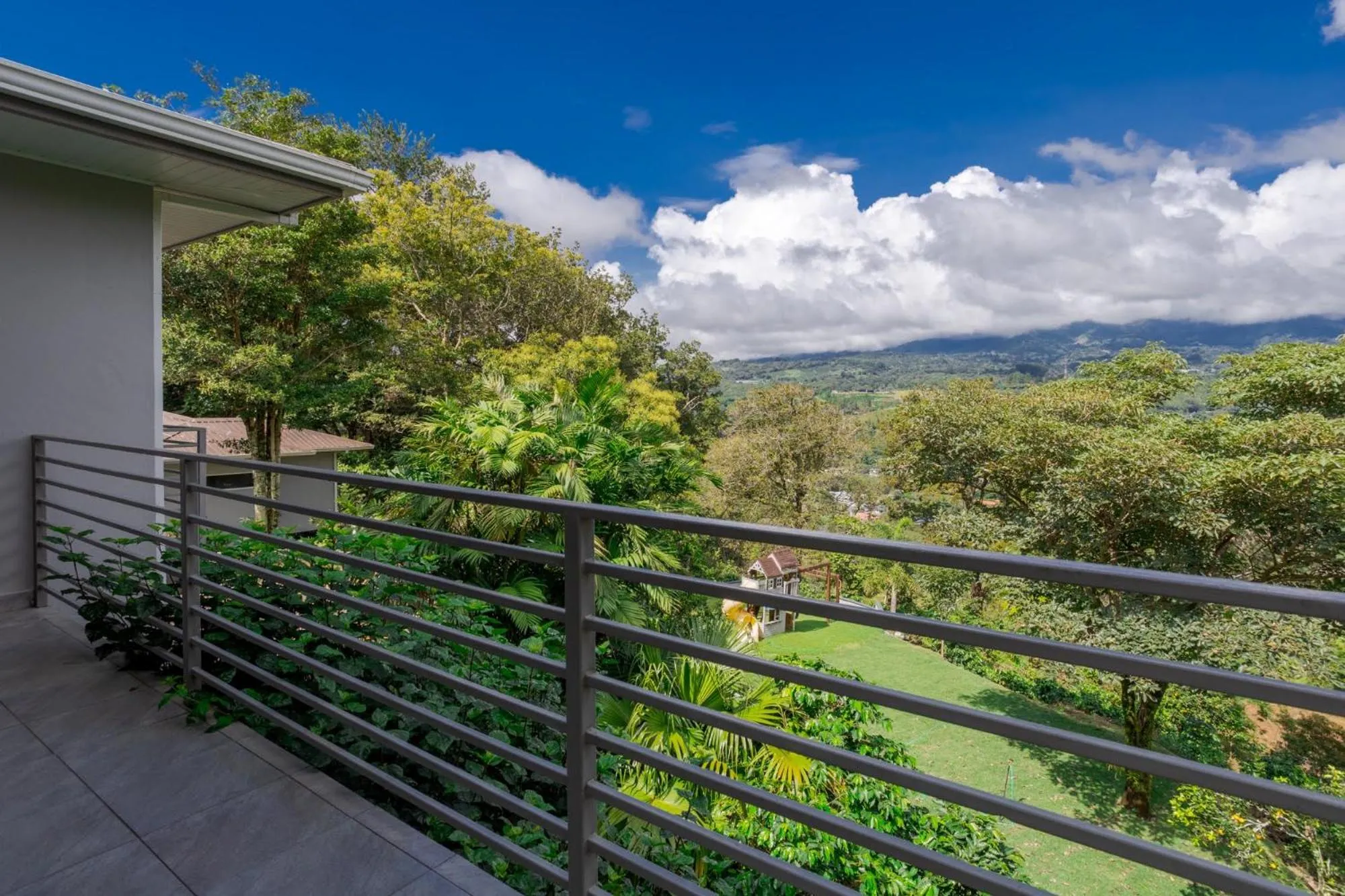 Balcony/Terrace in Coffee Estate Inn
