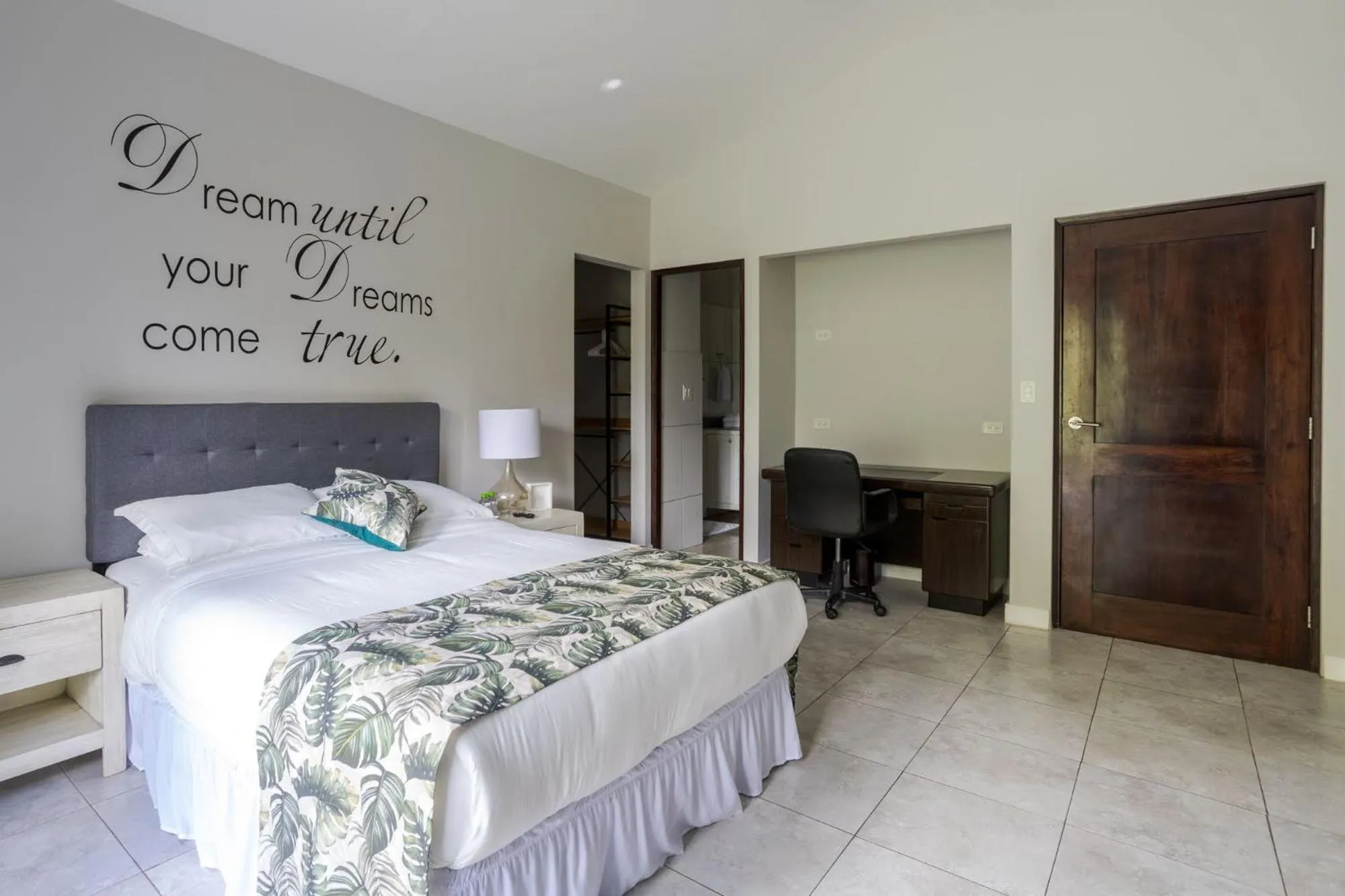 Bed in Coffee Estate Inn