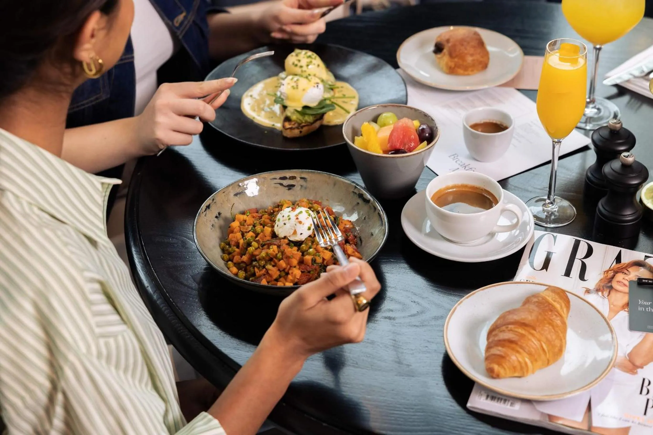 Restaurant/places to eat in CitySuites Aparthotel