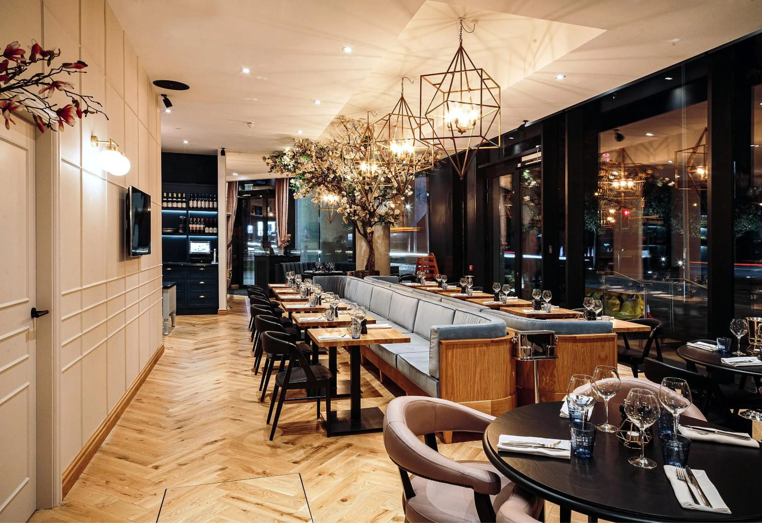 Restaurant/places to eat in CitySuites Aparthotel