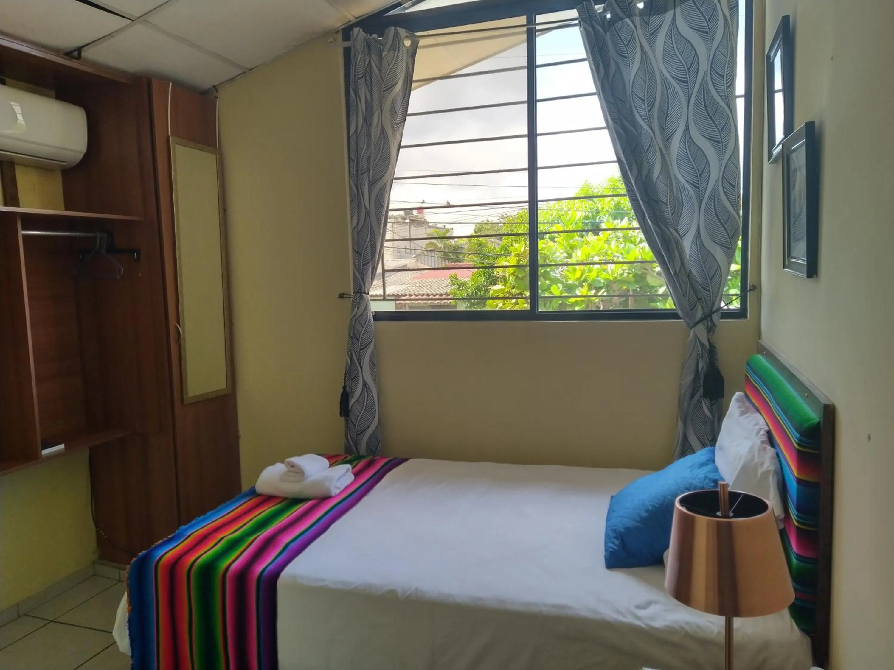 Garden view, Bed in Hotel Antiguo