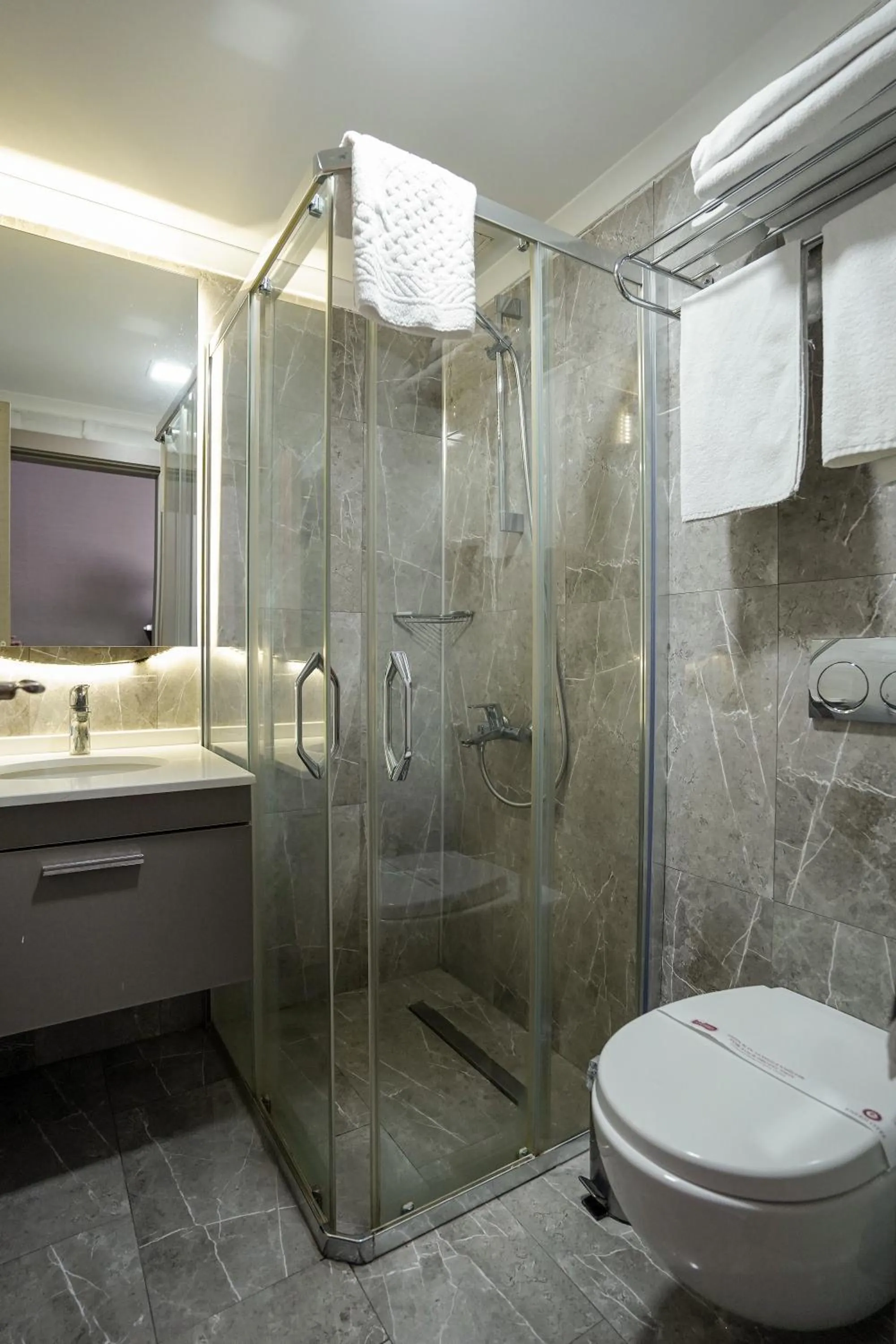 Bathroom in Enerji Otel