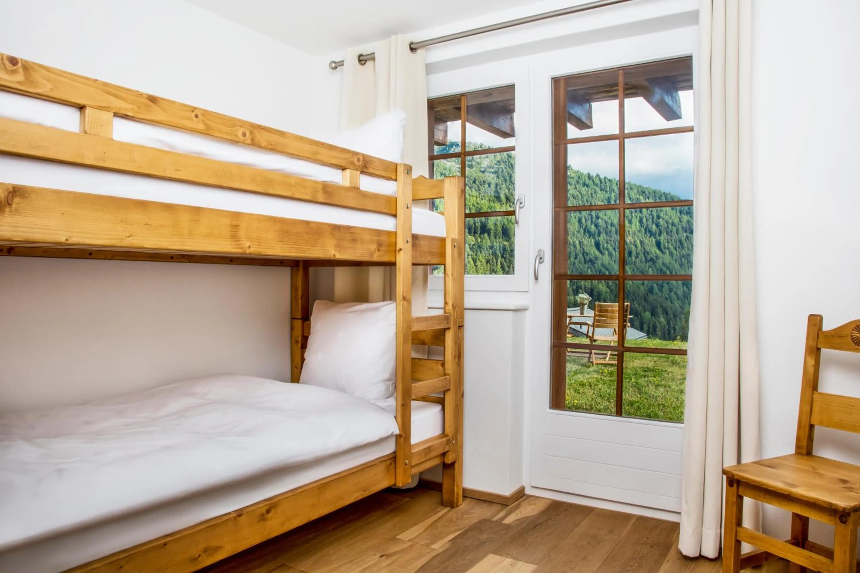 bunk bed, Bed in Chandolin Boutique Hotel