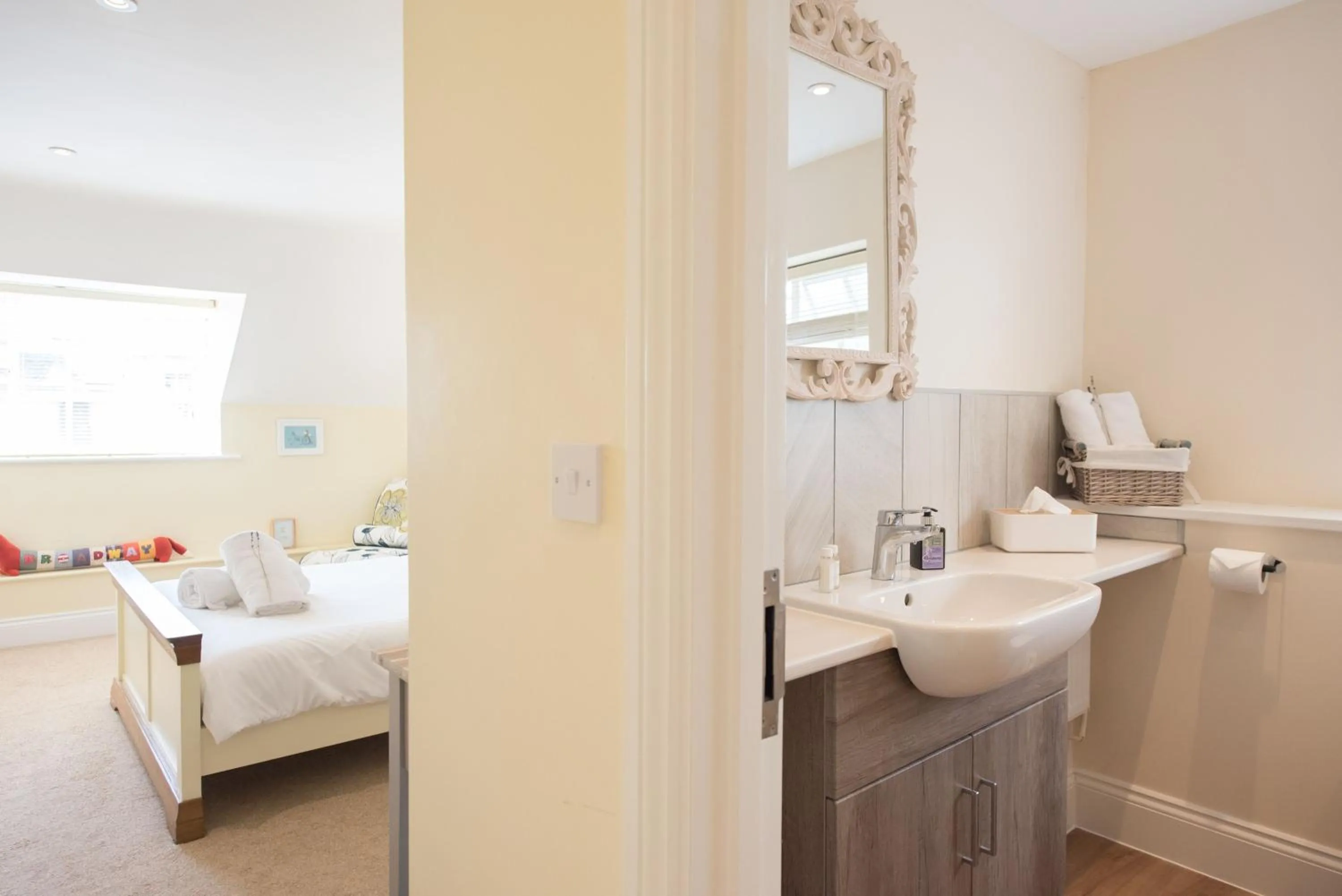 Bed in The Lodge at Broadway