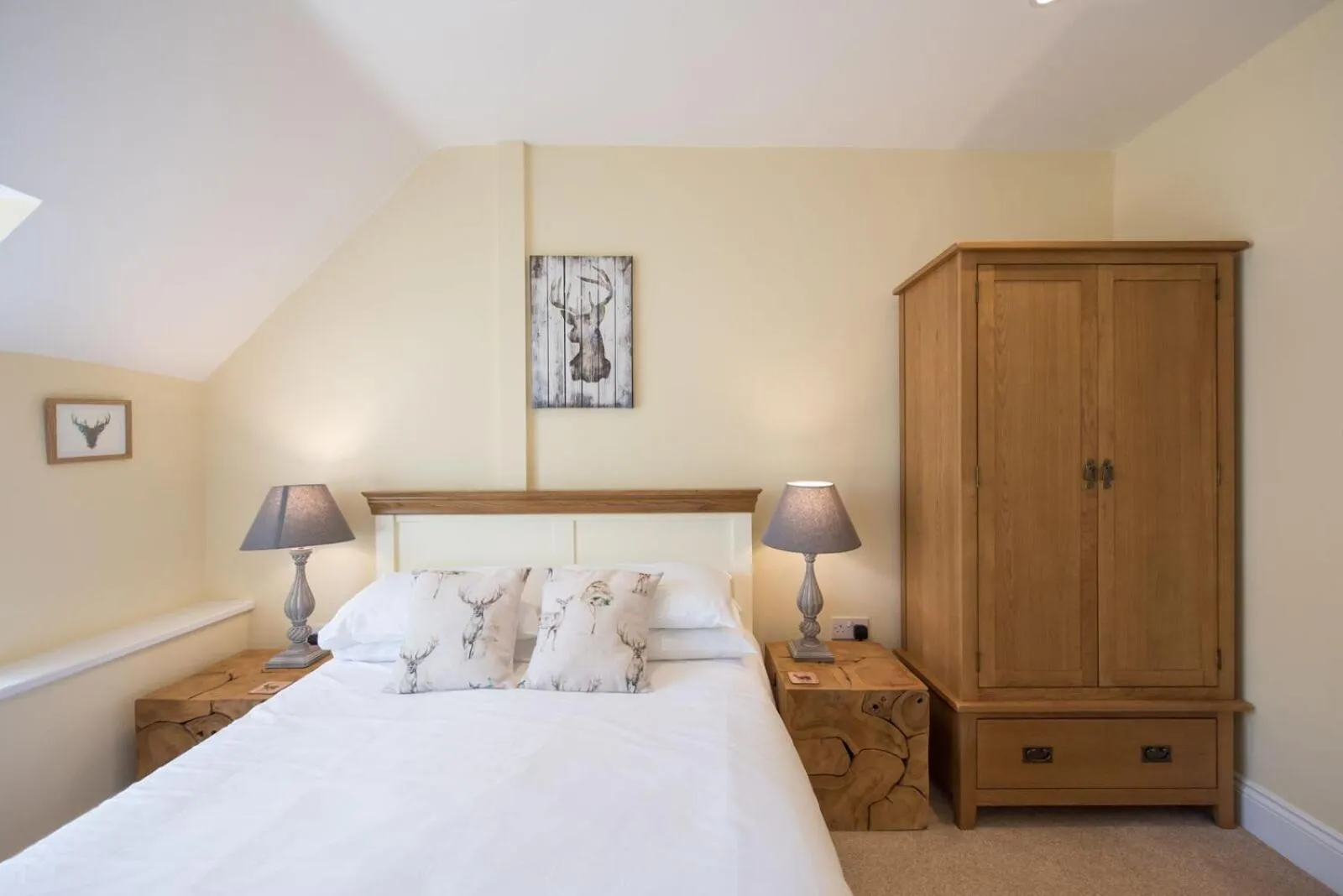 Bed in The Lodge at Broadway