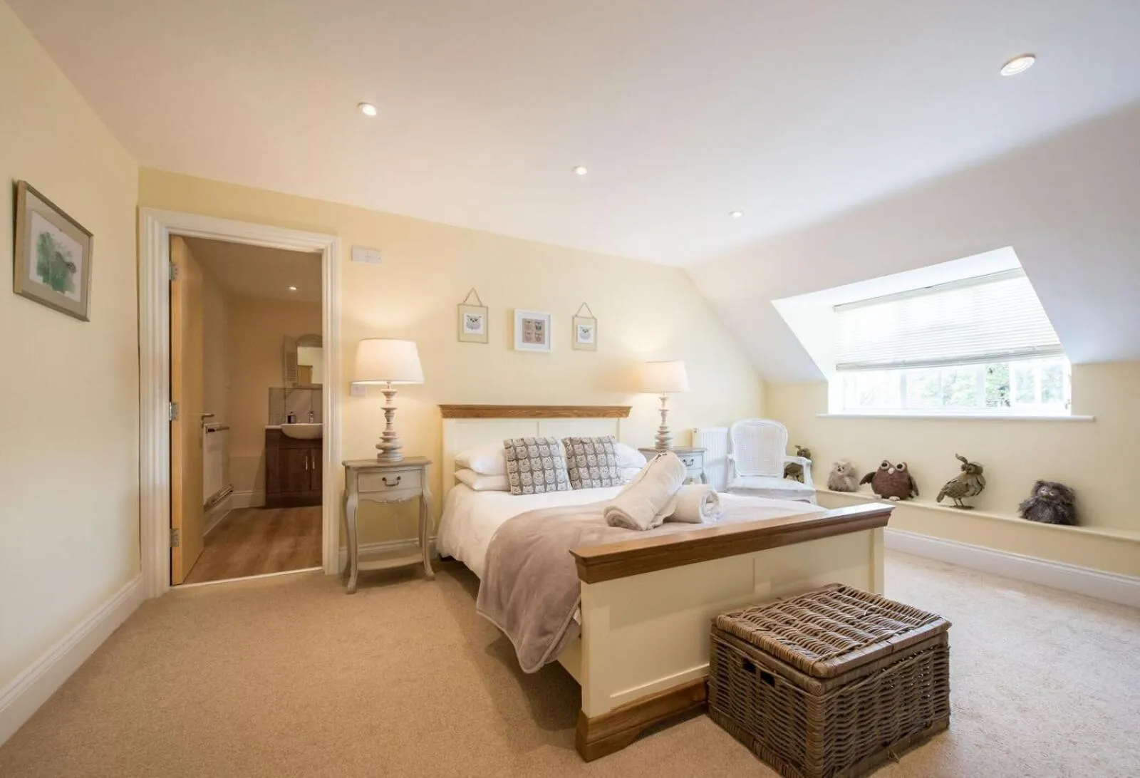 Bed in The Lodge at Broadway