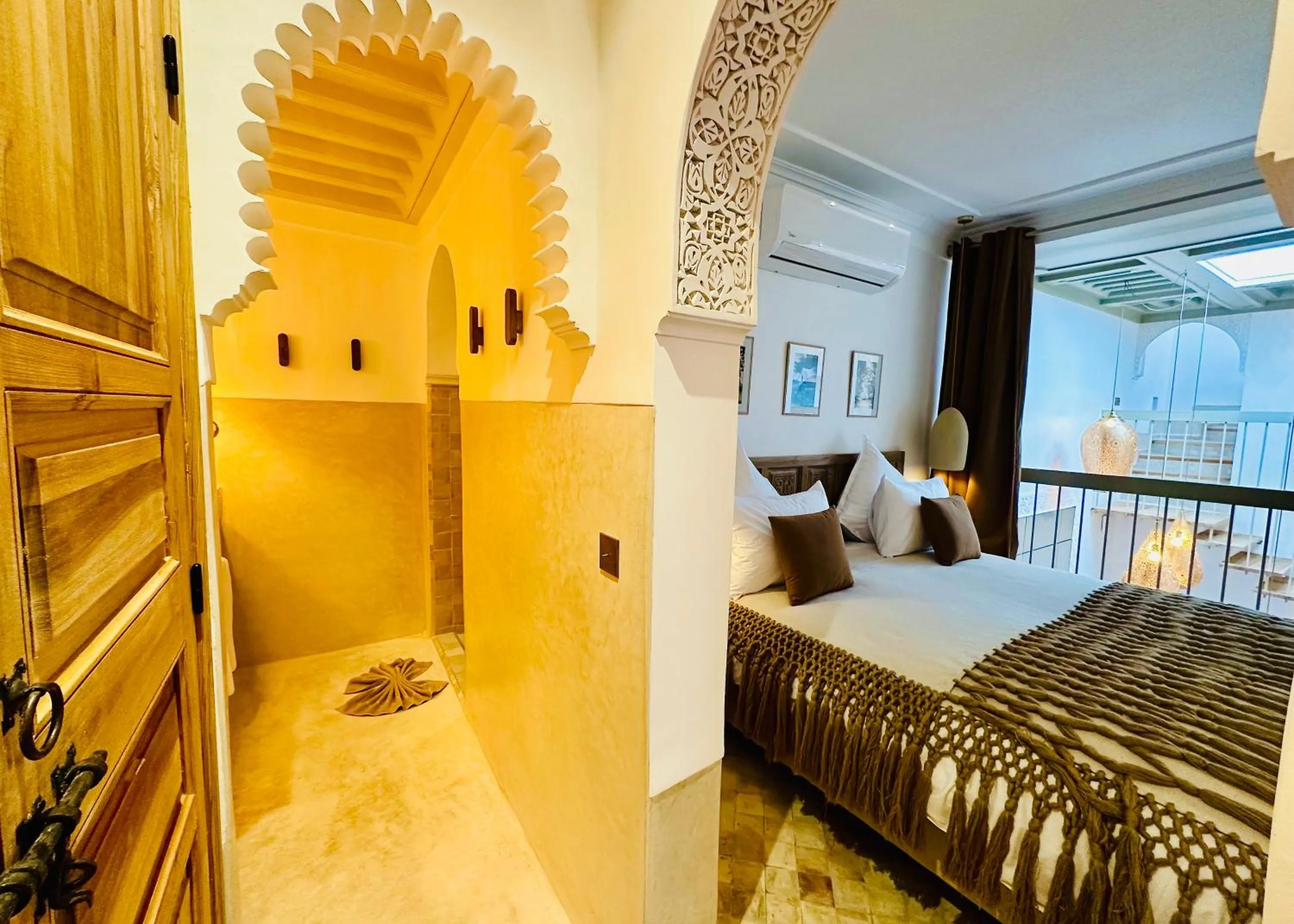 Photo of the whole room, Bed in Riad Jardin Des Sens & Spa