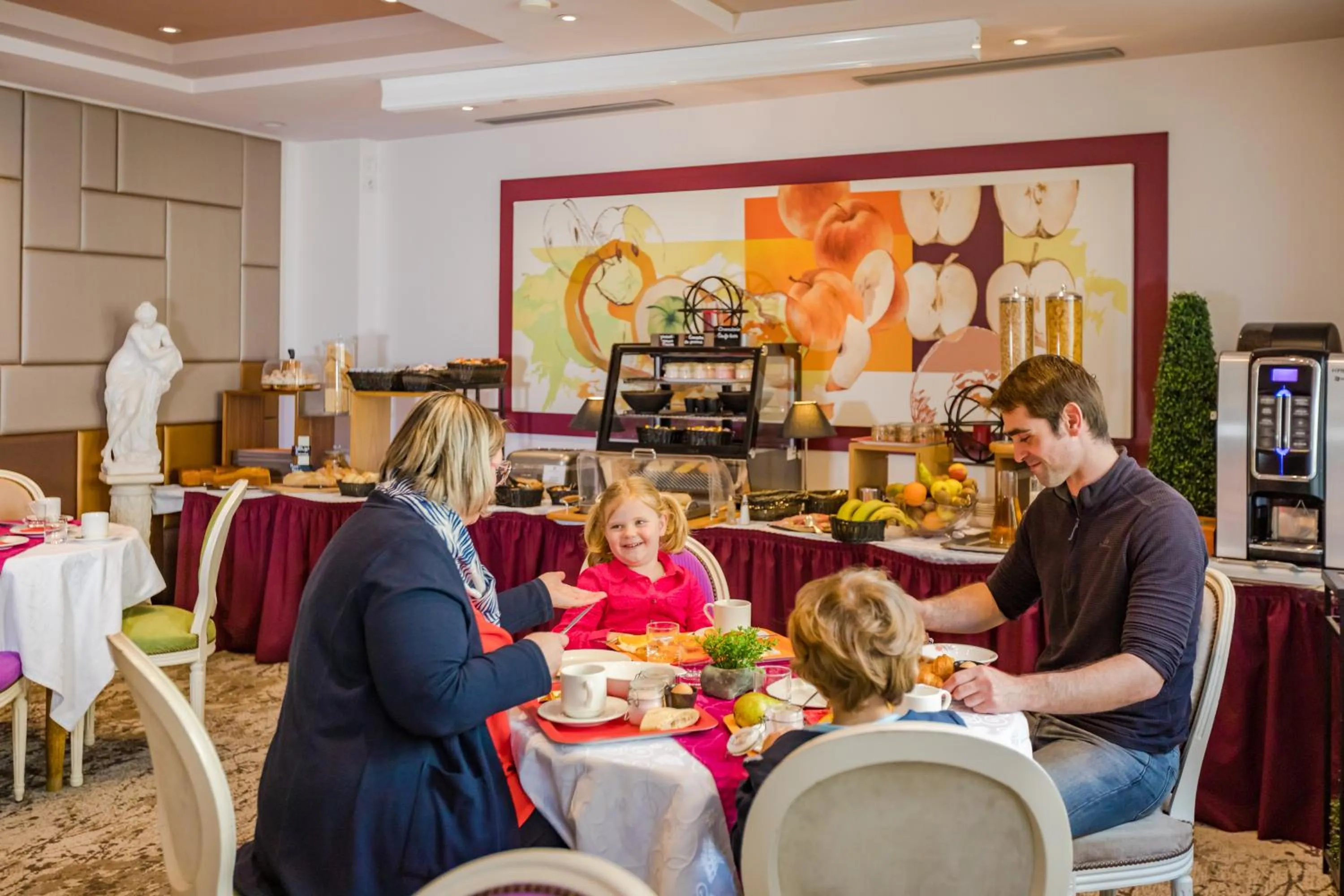 Restaurant/places to eat in Logis Hôtel Restaurant Le Fruitier