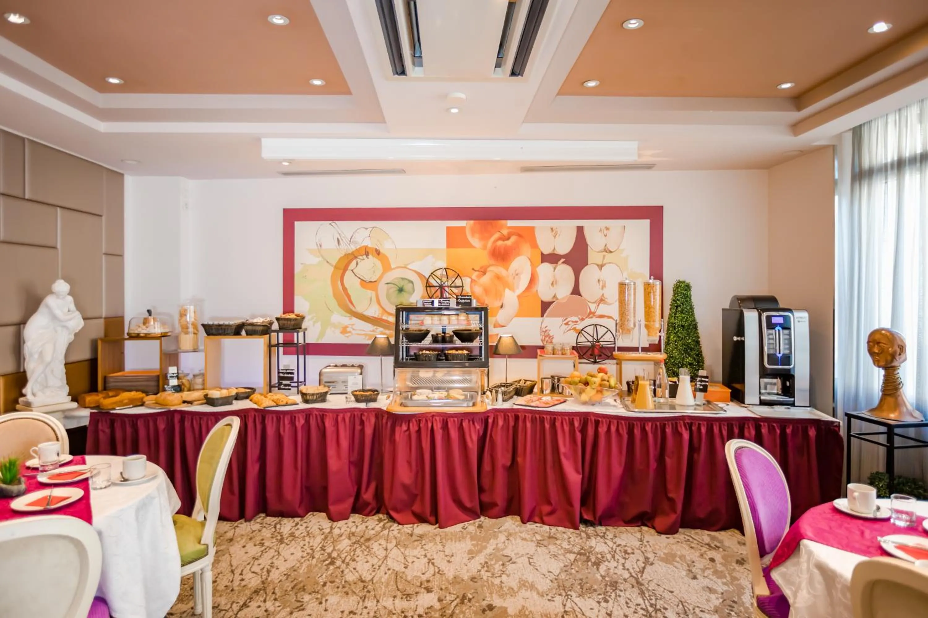 Restaurant/places to eat in Logis Hôtel Restaurant Le Fruitier