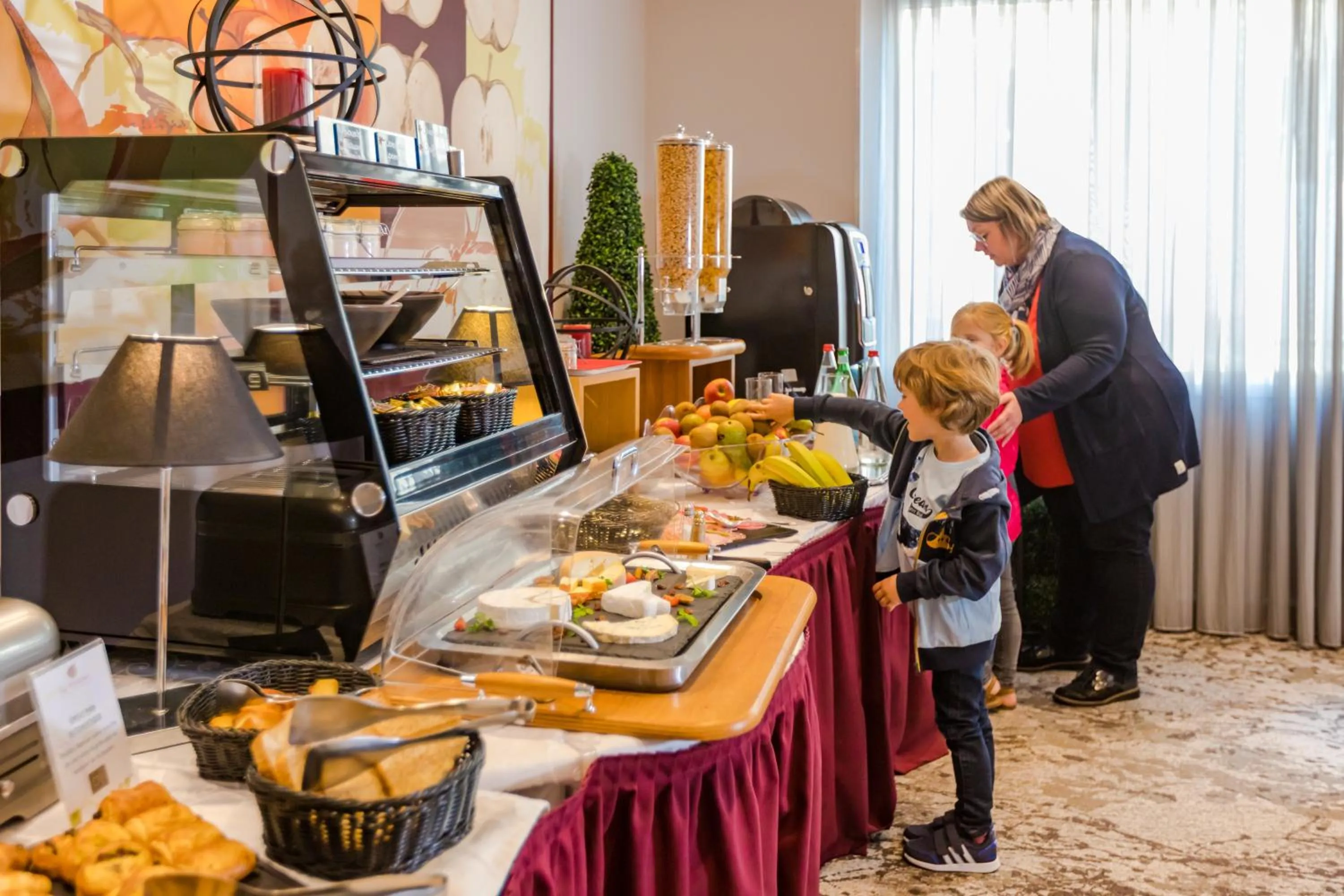 Restaurant/places to eat in Logis Hôtel Restaurant Le Fruitier