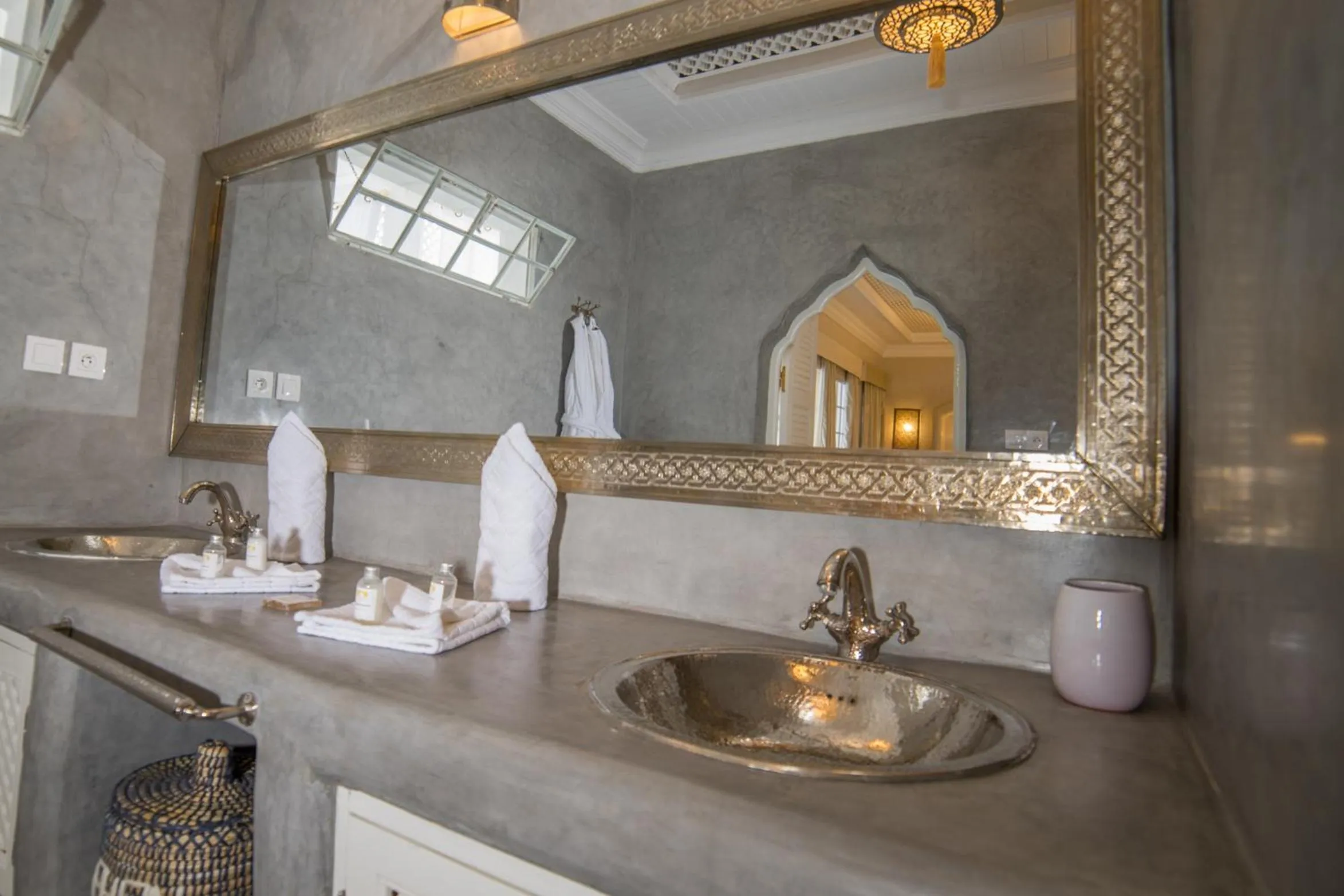 Shower in Riad Palais Blanc & Spa