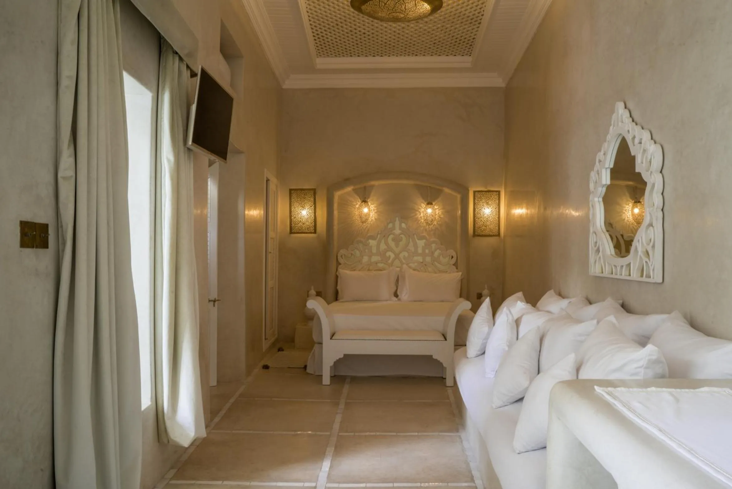 Shower, Bed in Riad Palais Blanc & Spa