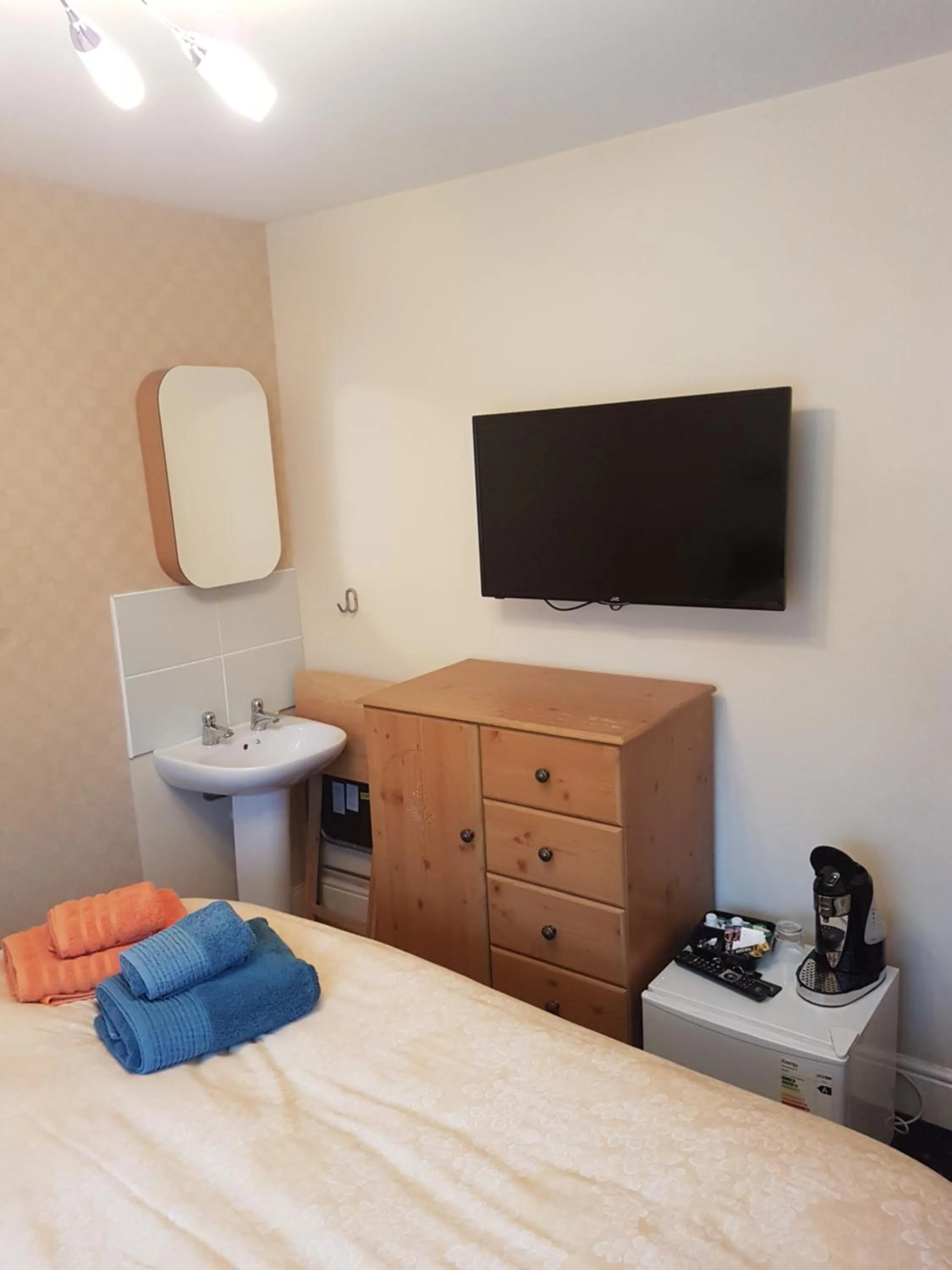 Bed in Abinger Guest House