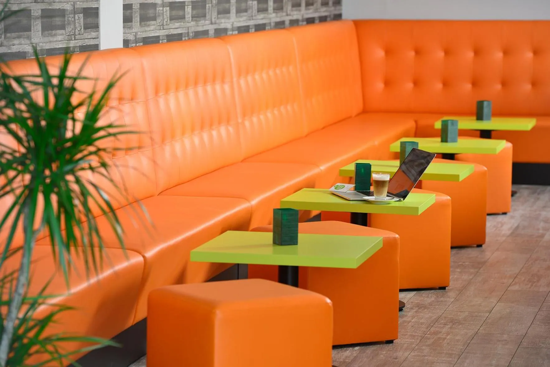 Lounge or bar in SleepySleepy Hotel Gießen