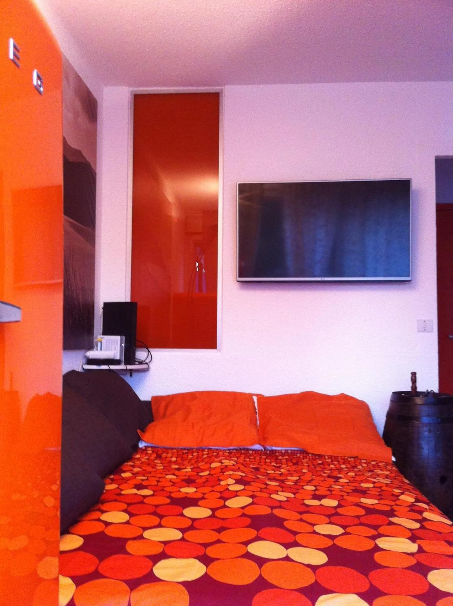 Bed in Au Coeur du Village Naturiste