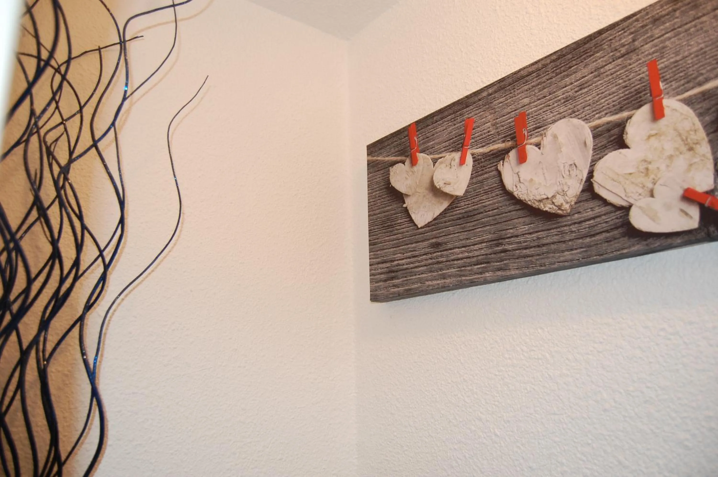 Decorative detail in Au Coeur du Village Naturiste