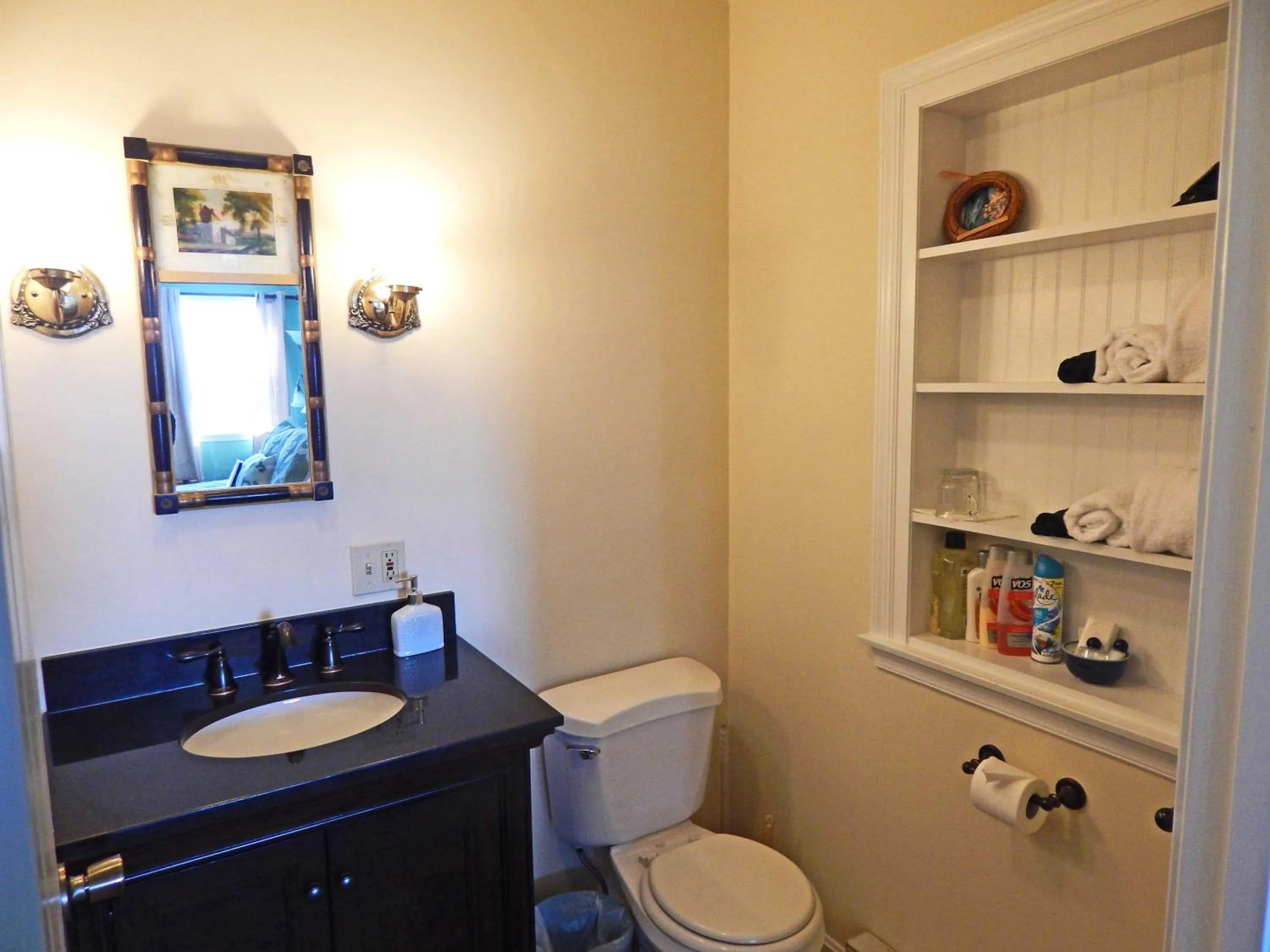 Bathroom in Gettysburg Battlefield Bed & Breakfast Inn