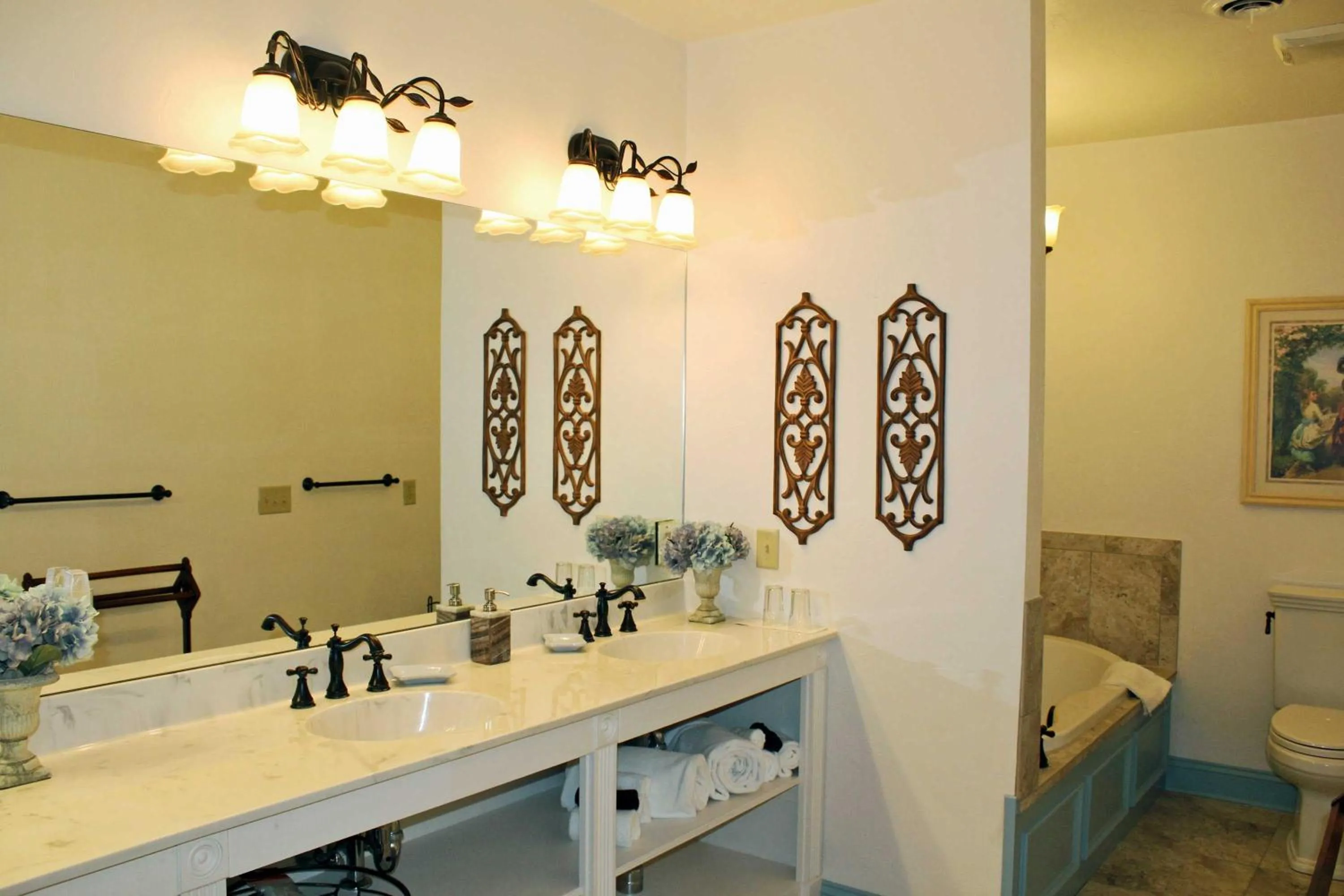 Bathroom in Gettysburg Battlefield Bed & Breakfast Inn